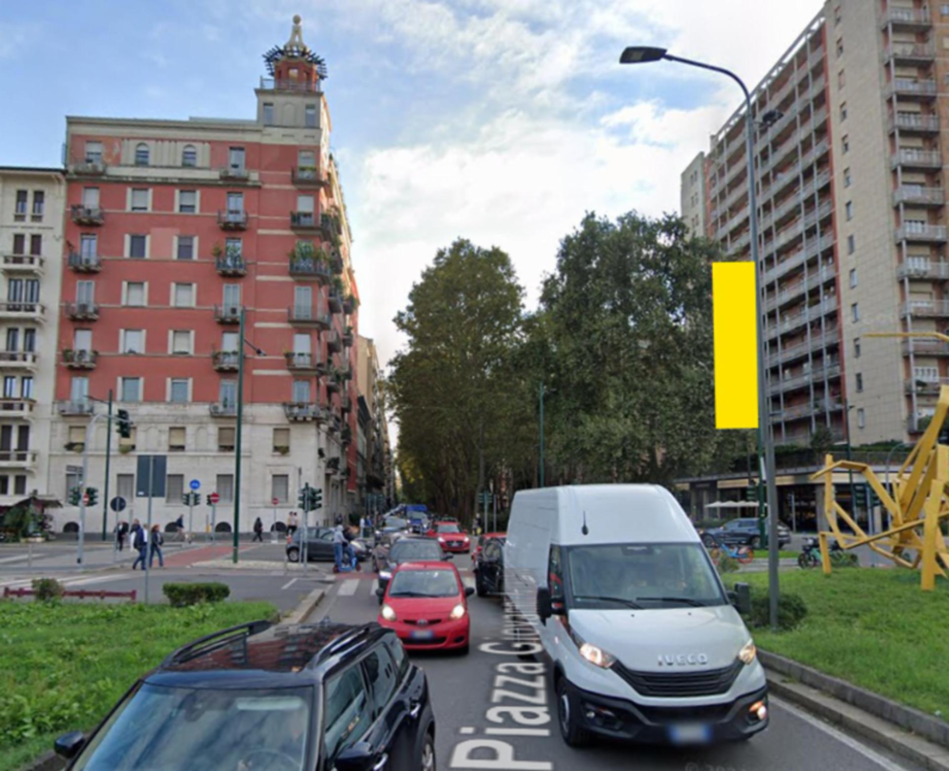Impianto VERTICAL BANNER a Milano, in zona Ren
