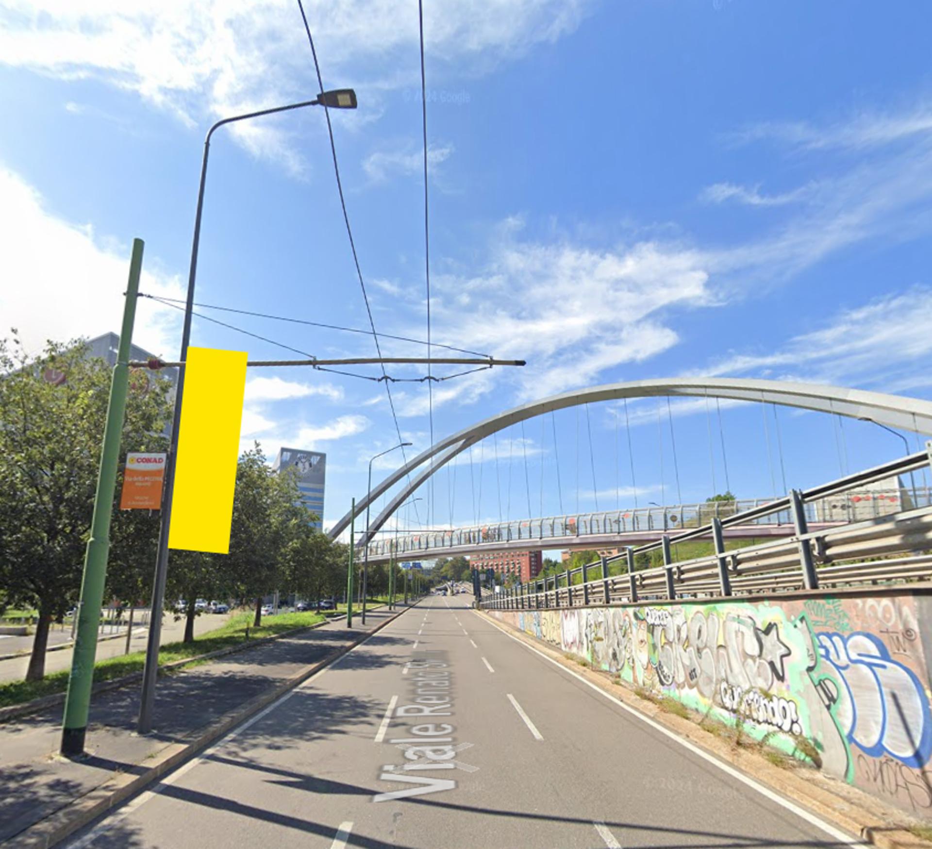 Impianto VERTICAL BANNER a Milano, in zona Manzoli - abbigliamento tecnico per il lavoro