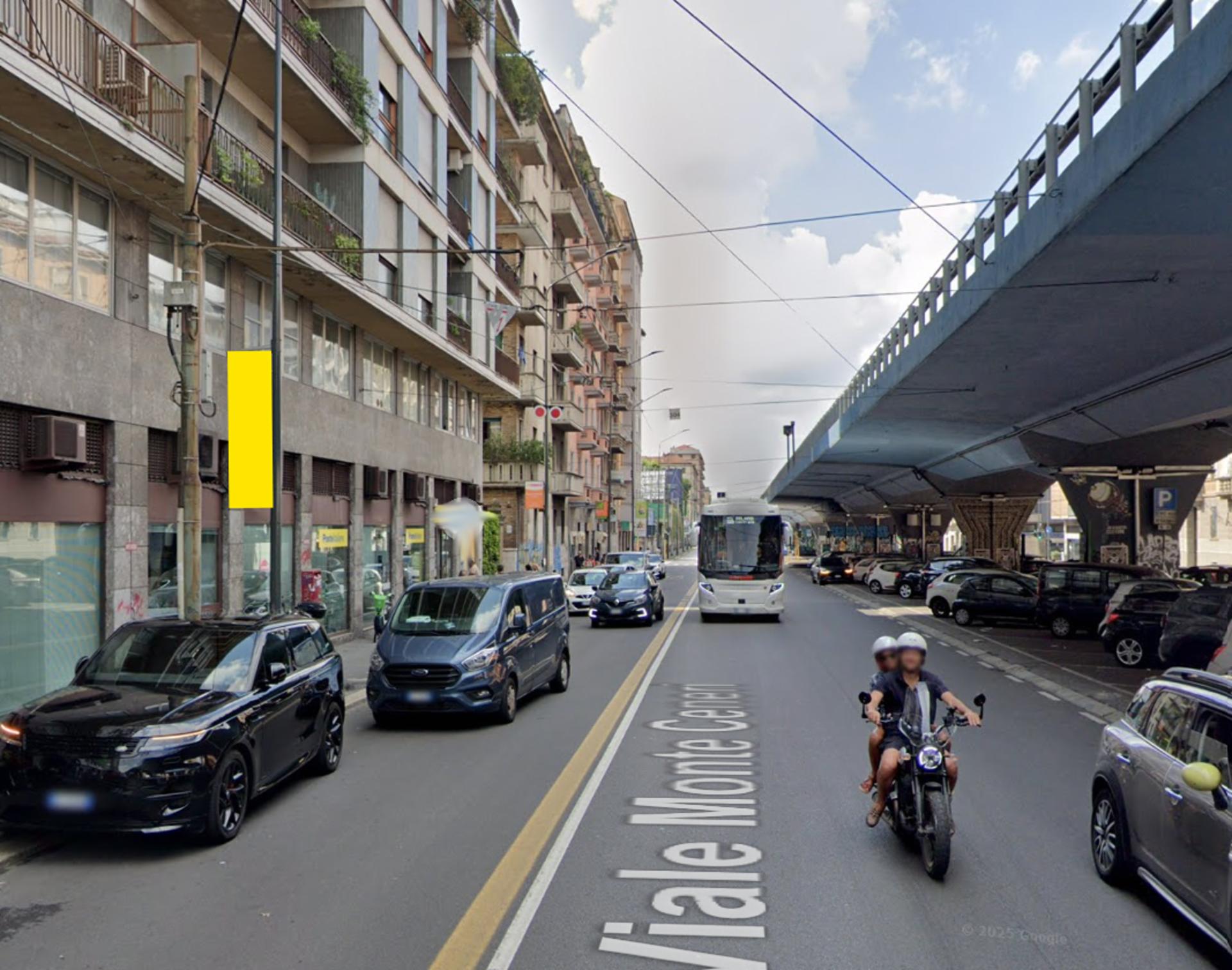 Impianto VERTICAL BANNER a Milano, in zona Baba Sultan Restaurant Pizza & Turkish Kebab