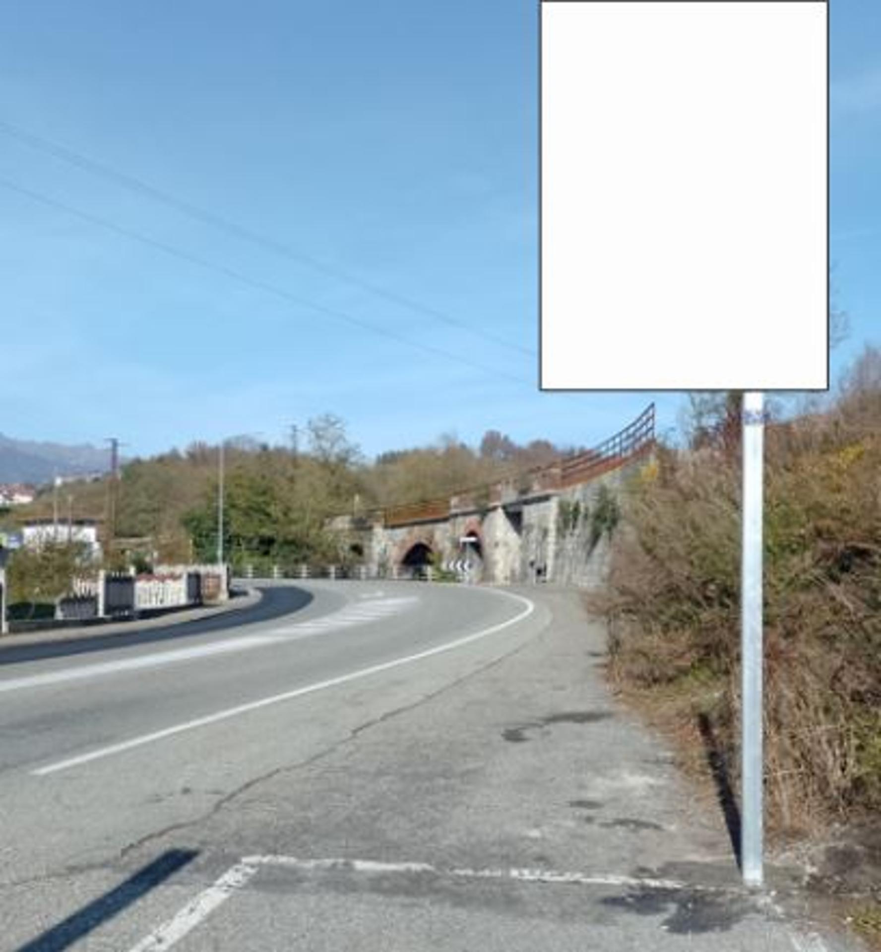 Impianto CARTELLONISTICA a Borgosesia, in zona Chiesa di San Gaudenzio