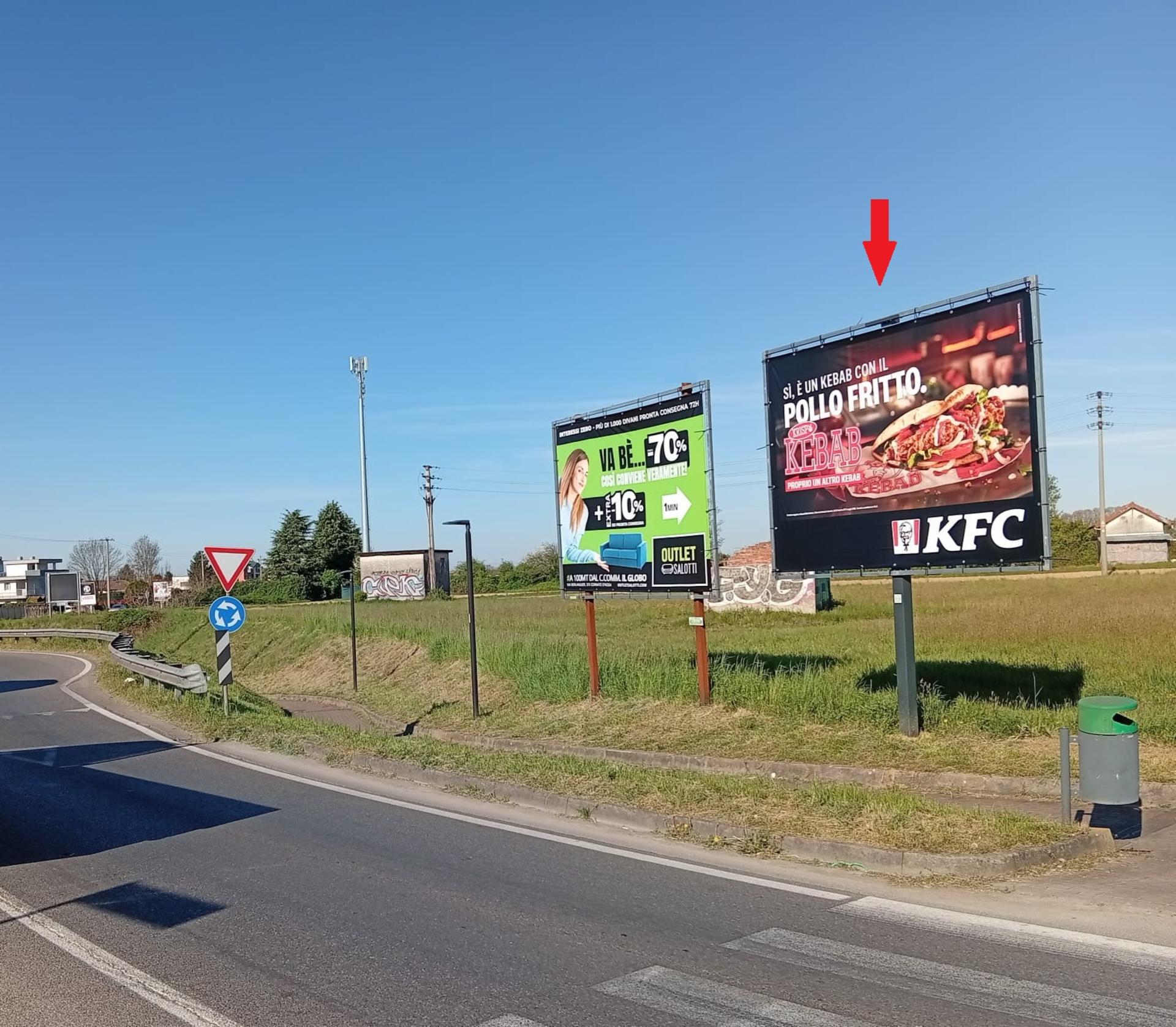Impianto POSTER a Busnago, in zona Outlet Salotti