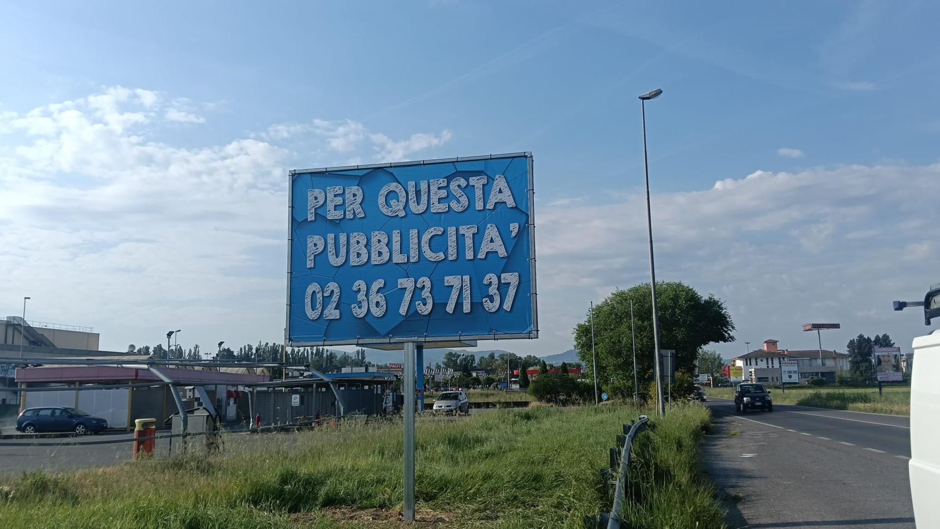 Impianto POSTER a Voghera, in zona Mondo Convenienza