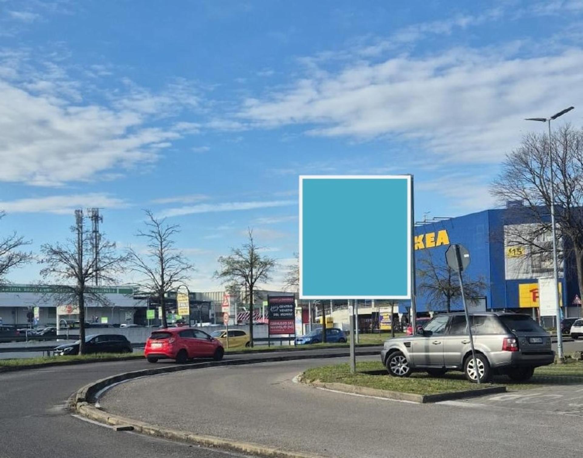 Impianto a SP 208 (PARCHEGGIO IKEA) FACCIATA VISTA SP 208  Carugate