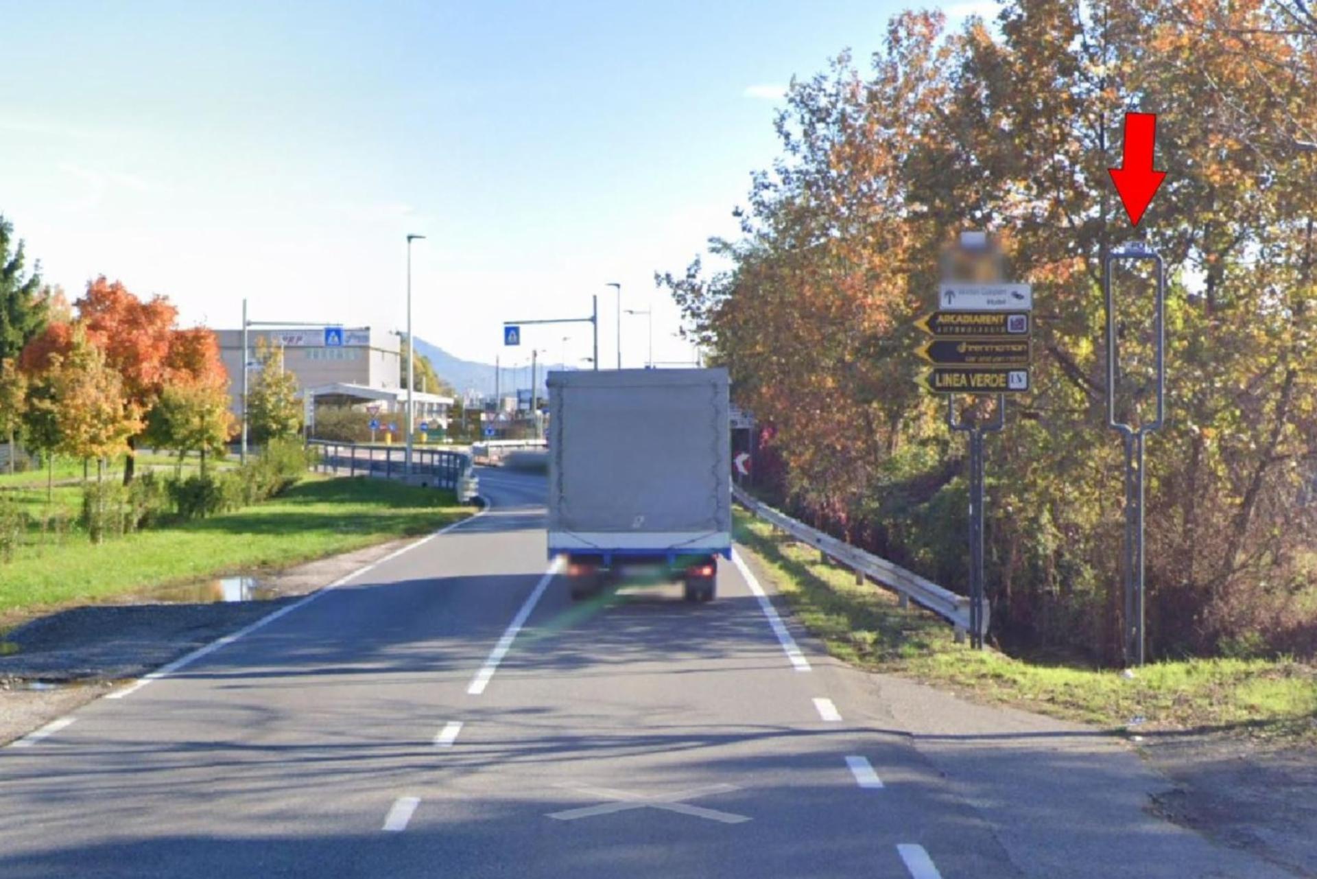 Impianto a S.P. 115 Km. 3+218/dx  Azzano San Paolo