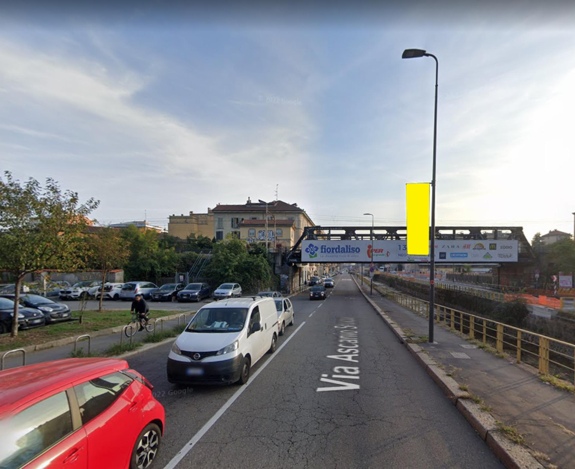Impianto VERTICAL BANNER a Milano, in zona Fukujima