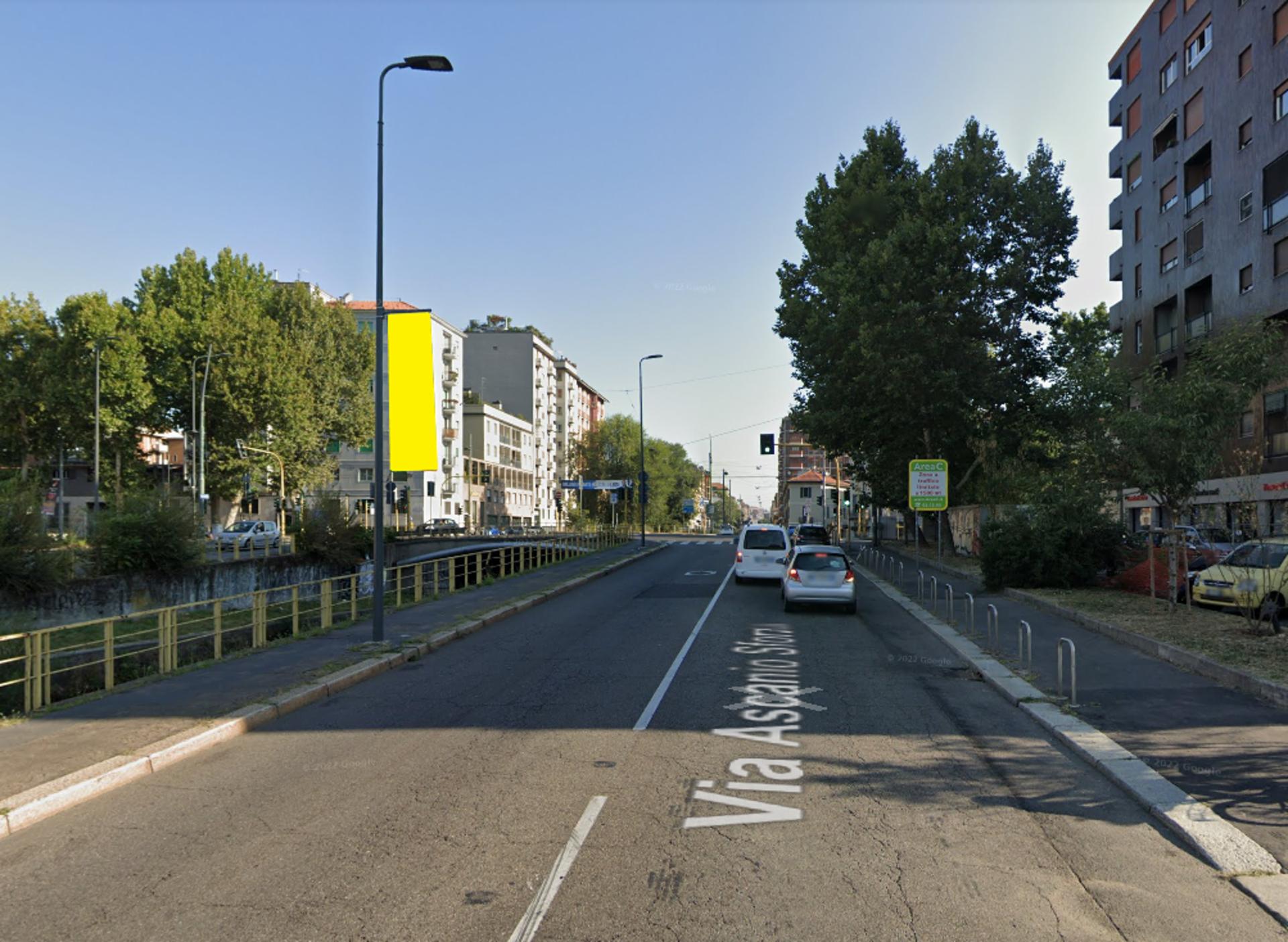 Impianto VERTICAL BANNER a Milano, in zona Fukujima