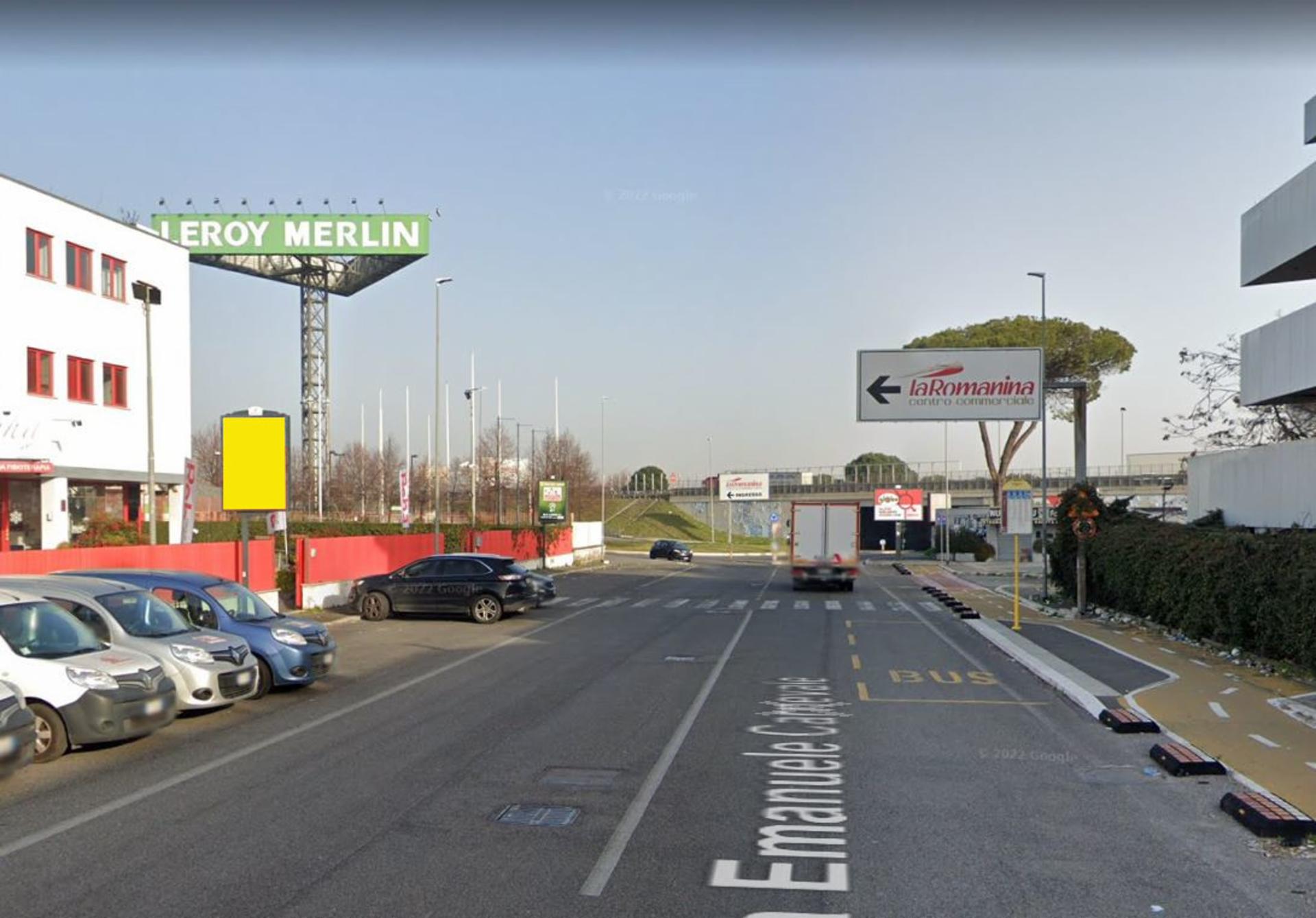 Impianto CARTELLONISTICA a Roma, in zona OVS