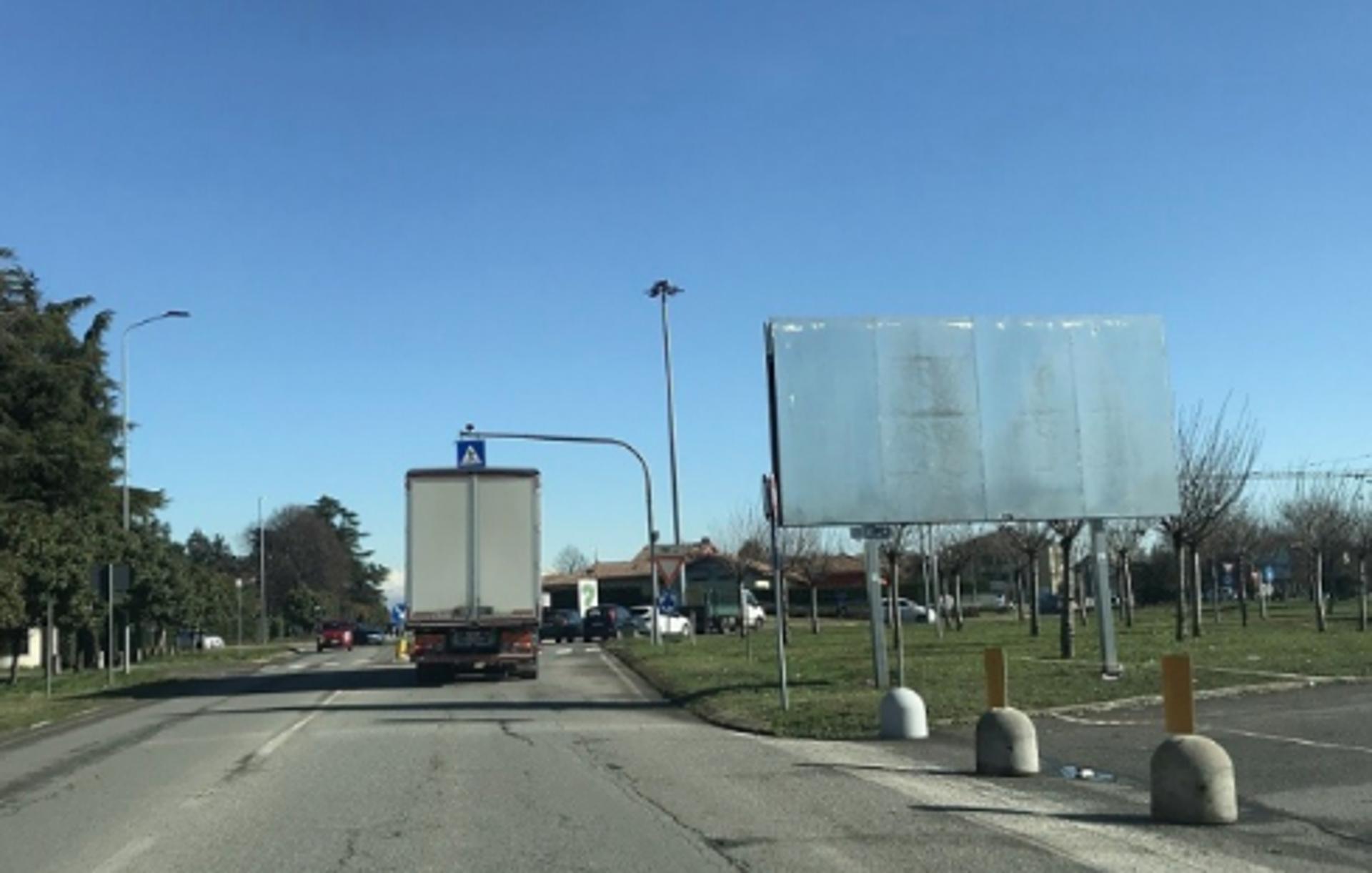 Impianto a S.P. 525 Km. 17+860/sx (dir. Vaprio  d'Adda)  Vaprio d'Adda