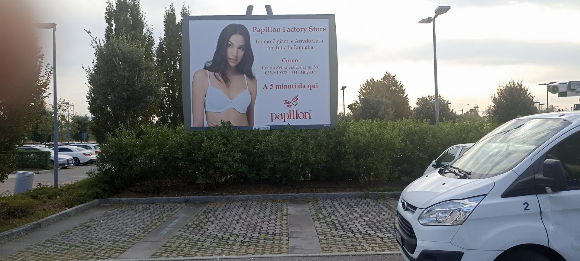 Impianto a EST posteggio 26-corsia da ingresso/uscita veicoli  Bergamo