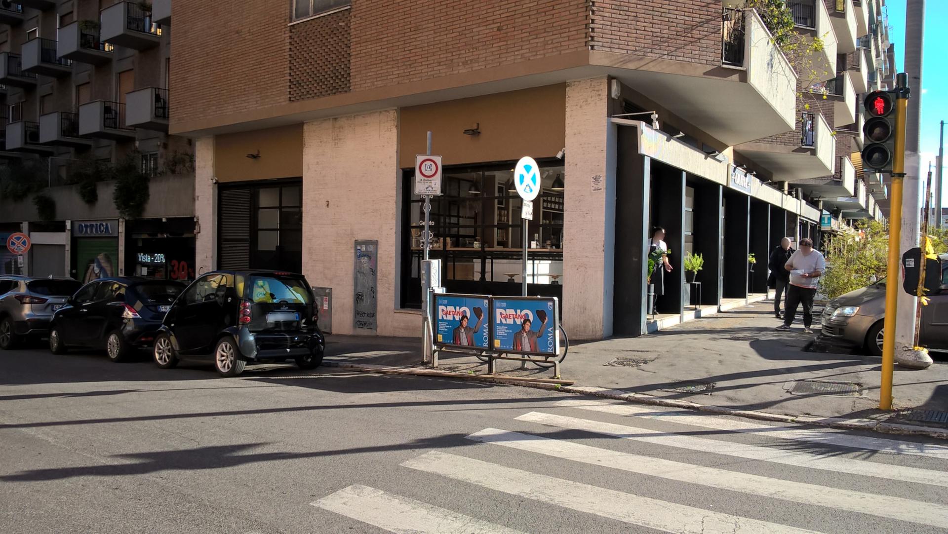 Impianto a VIA PORTA - ang. Viale Trastevere (lt. Sud)  Roma