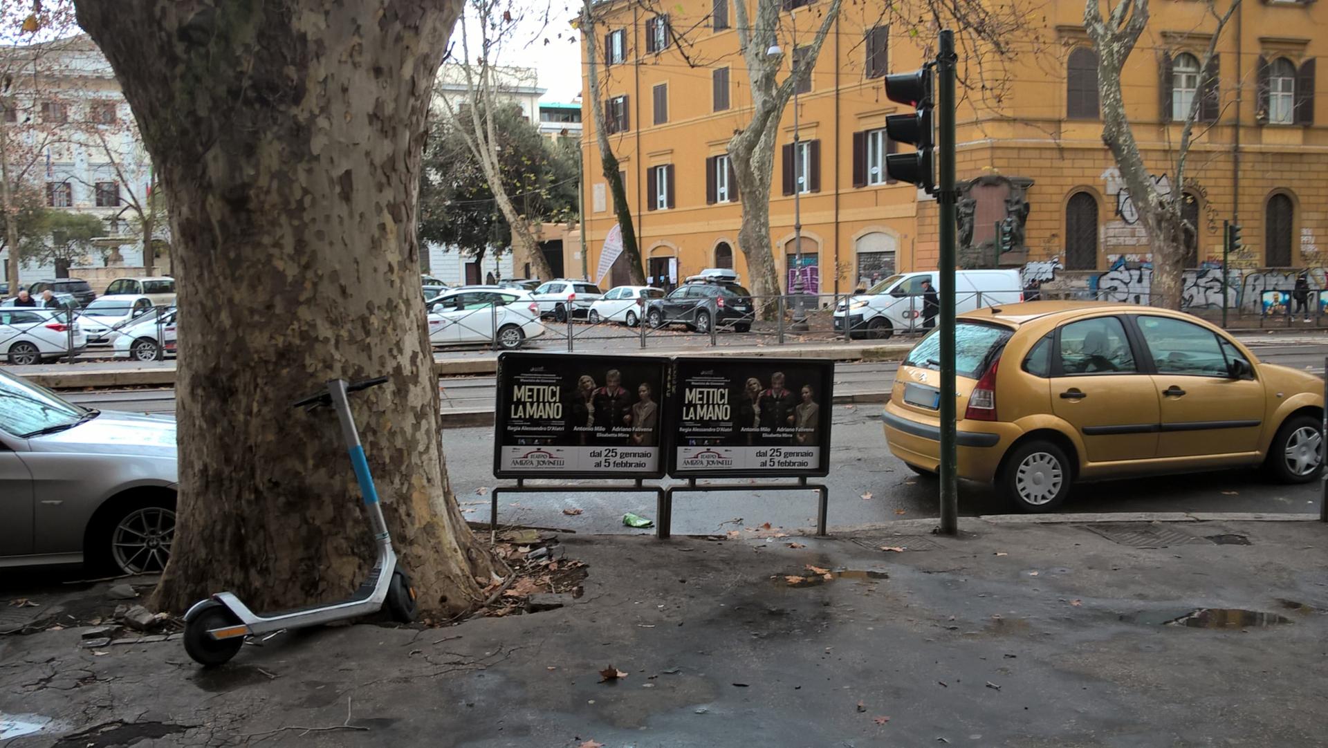 Impianto a VIALE TRASTEVERE - ang. Via Merry del Val (lt. Nord, dx)  Roma