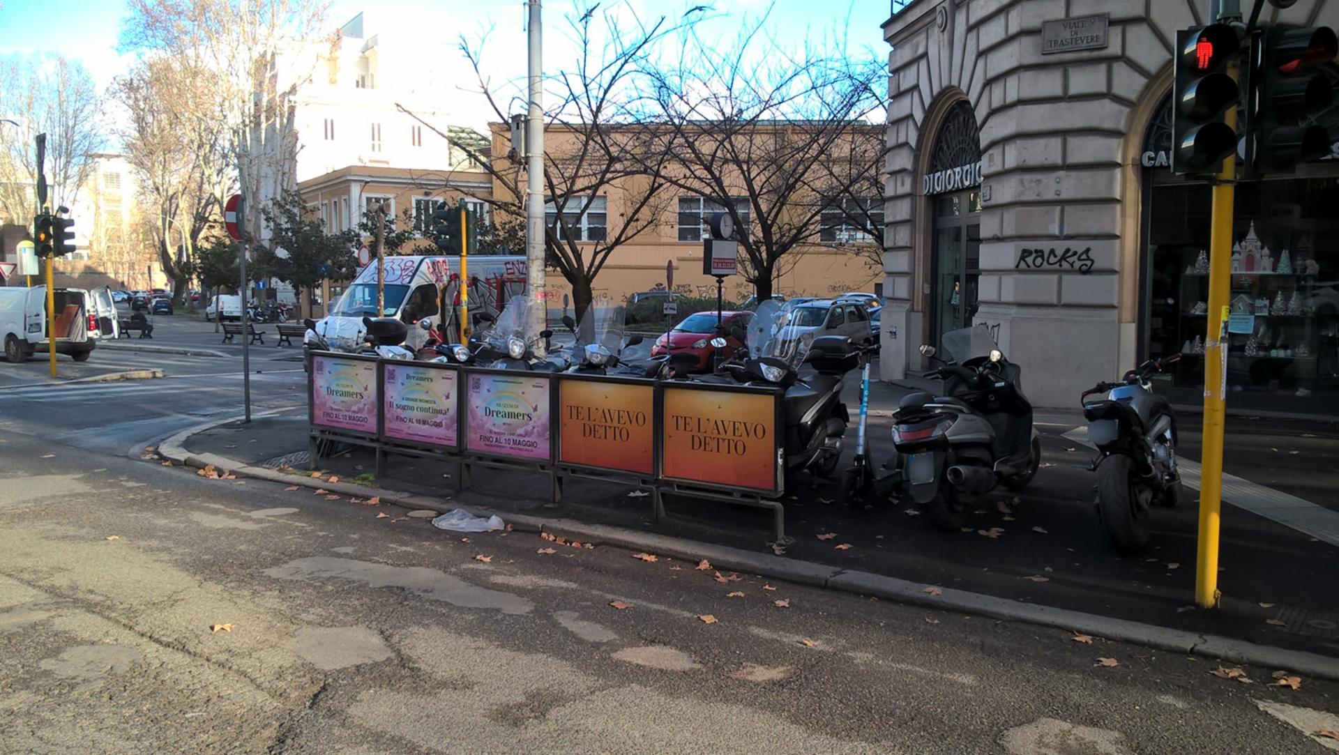 Impianto a VIALE TRASTEVERE - ang. Piazza B. da Feltre (lt. Sud)  Roma