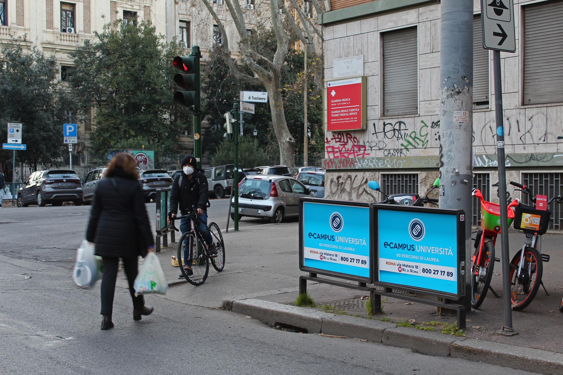 Impianto a VIALE TRASTEVERE - ang. Via Morosini (lt. Sud, dx)  Roma