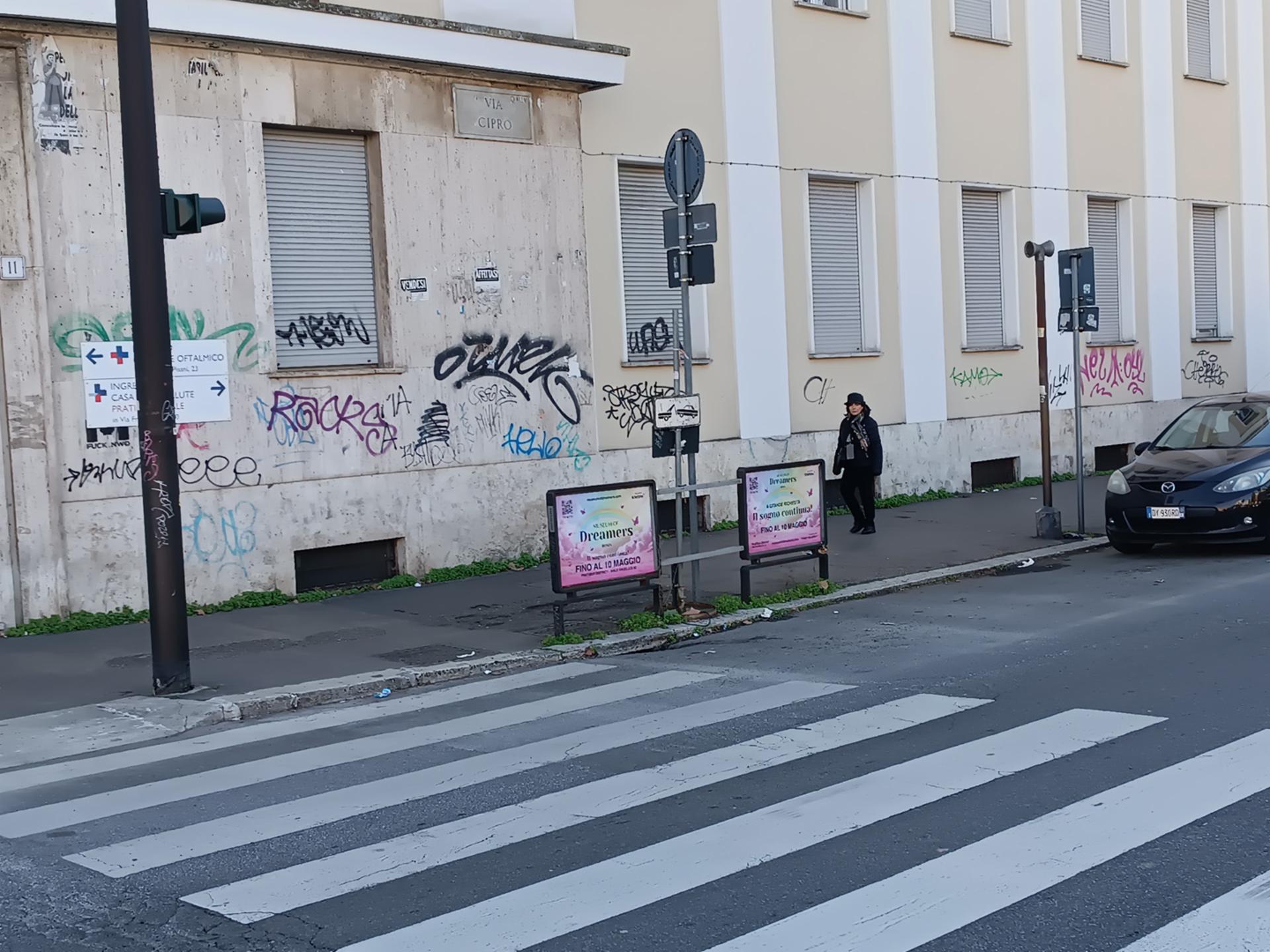 Impianto a VIA CIPRO - ang. Piazzale degli Eroi (dx)  Roma