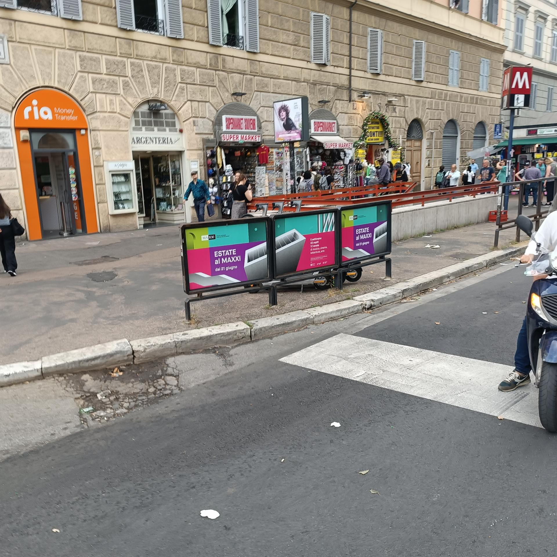 Impianto a VIALE GIULIO CESARE - ang. Via Ottaviano (sx)  Roma