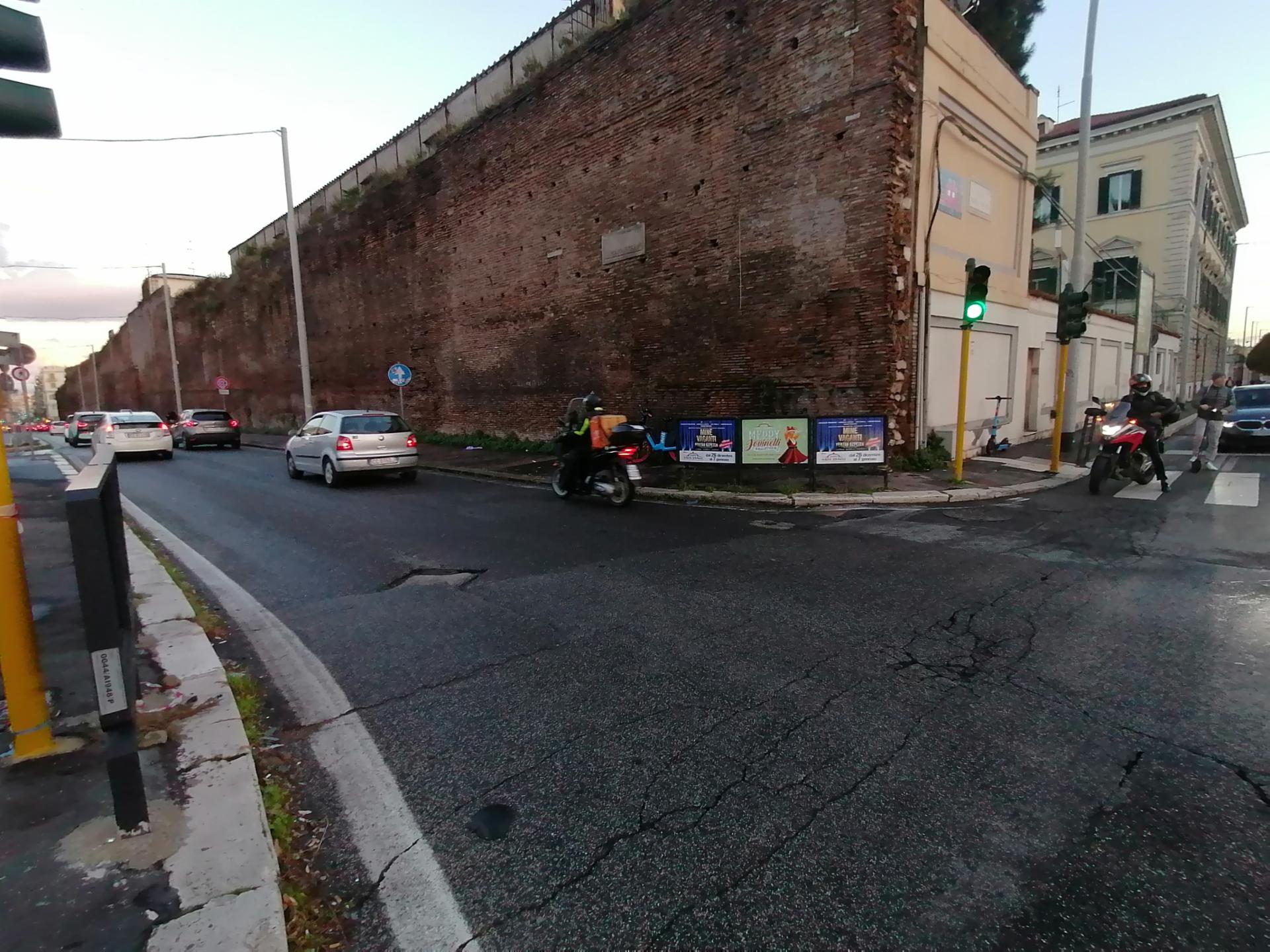 Impianto a VIALE DEL POLICLINICO - ang. Viale Castro Pretorio  Roma