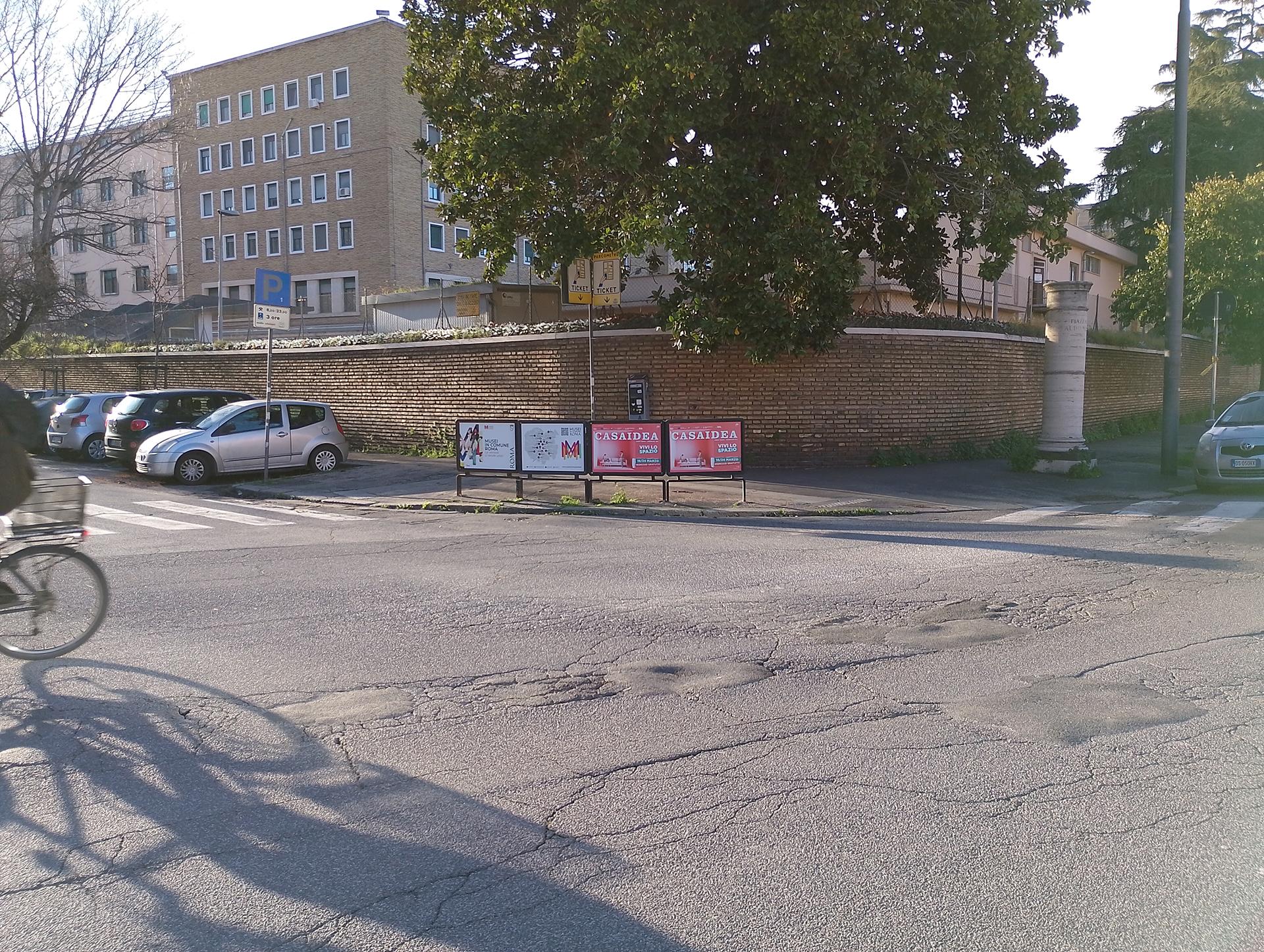 Impianto a PIAZZALE ALDO MORO - ang. Via dei Frentani (dx)  Roma