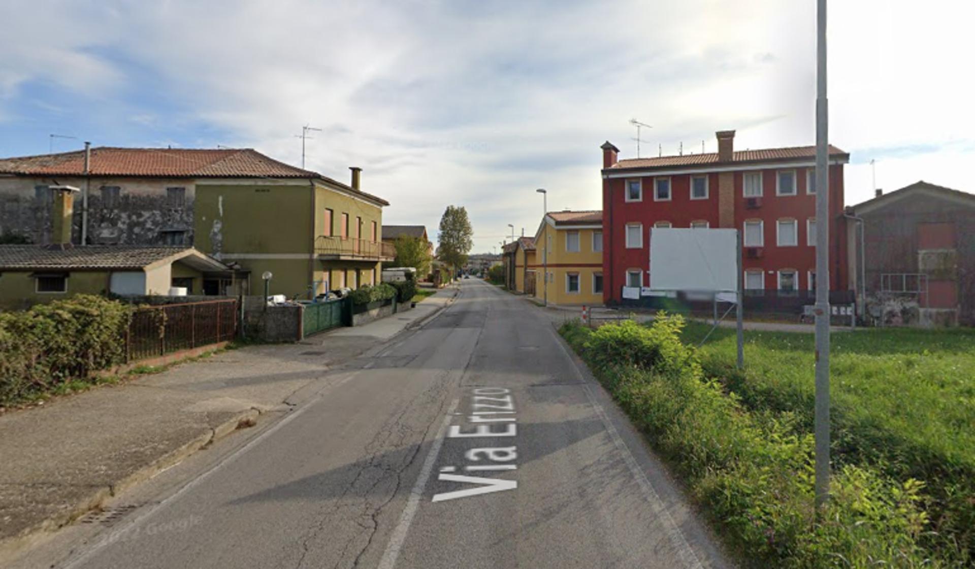 Impianto CARTELLONISTICA a Montebelluna, in zona Pizzeria al Glicine