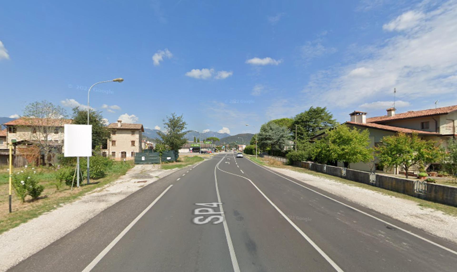 Impianto CARTELLONISTICA a Pieve di Soligo, in zona Gelateria Amelíe