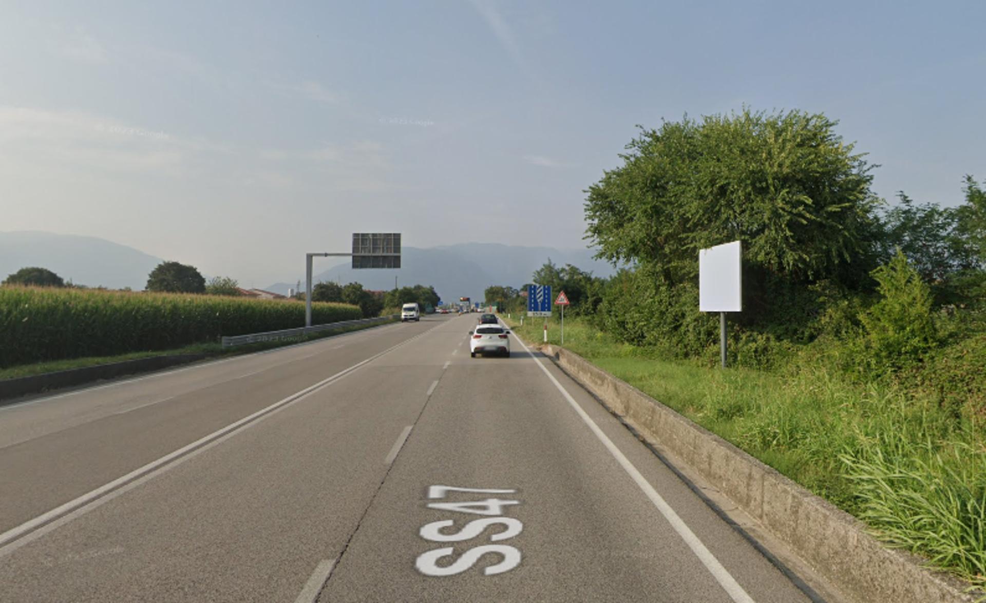 Impianto CARTELLONISTICA a Cassola, in zona Pizzeria le Fontane