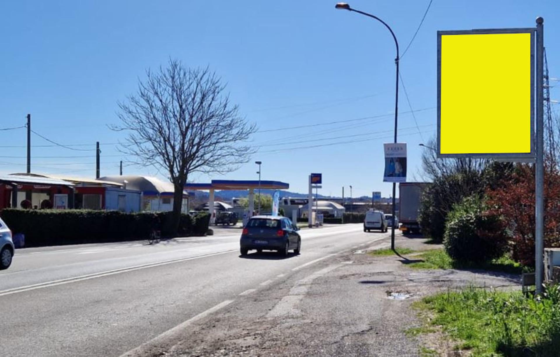 Impianto CARTELLONISTICA a Erba, in zona Wiener Haus