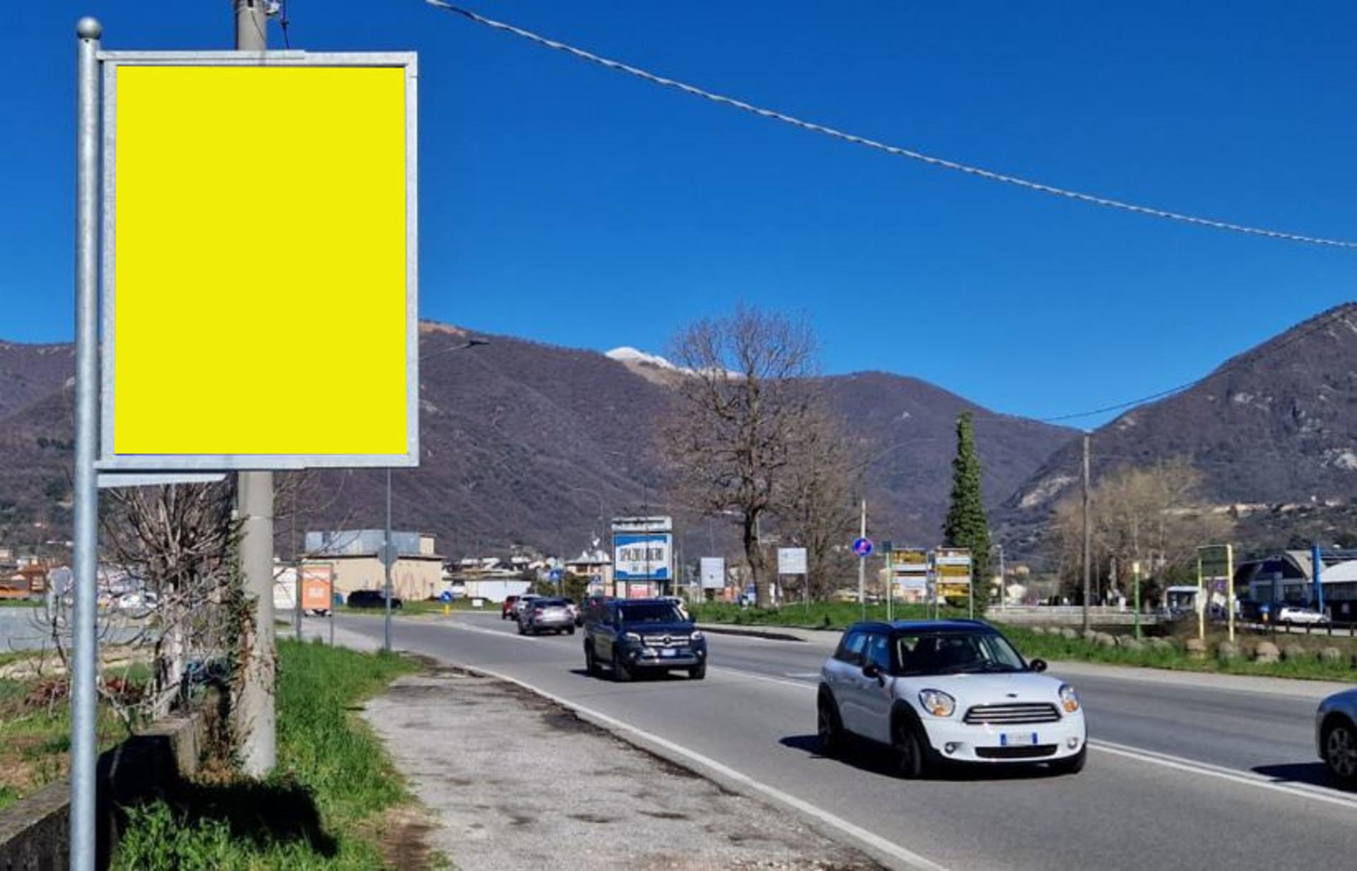 Impianto CARTELLONISTICA a Erba, in zona Wiener Haus