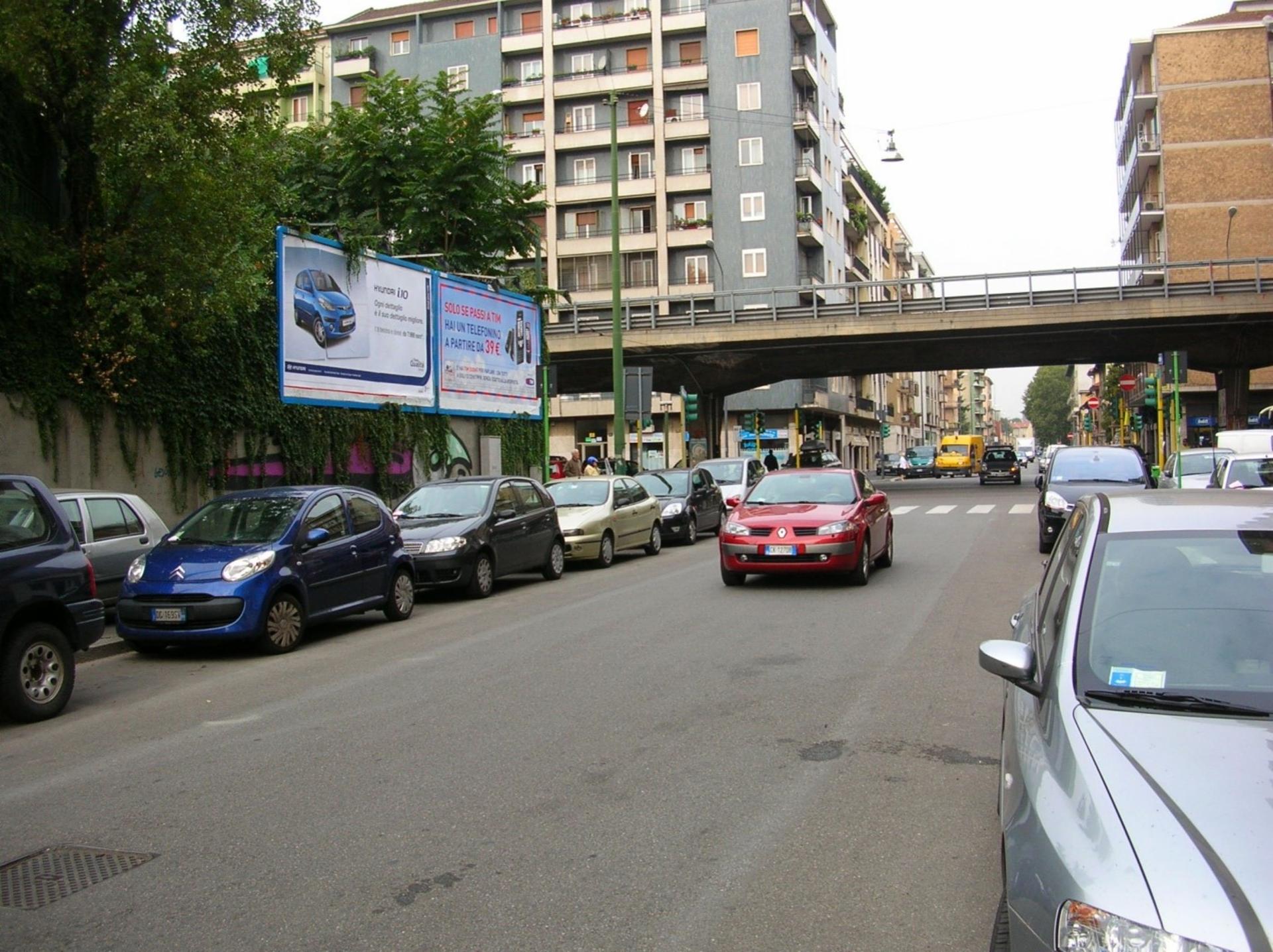 Impianto 6 X 3 a Milano, in zona Zai Ta Xiong