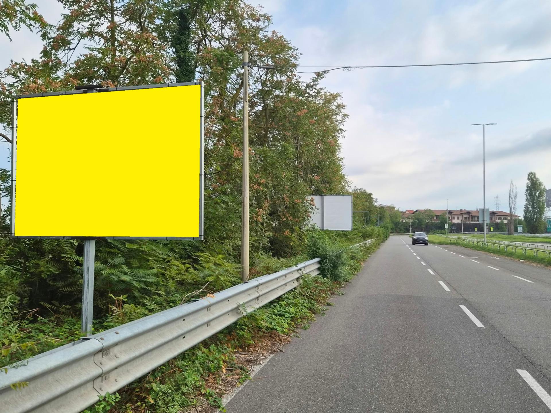Impianto a Viale Forum uscita A7 da Milano 277  mt da rotatoria Forum lato sx dir. Autostrada  Assago