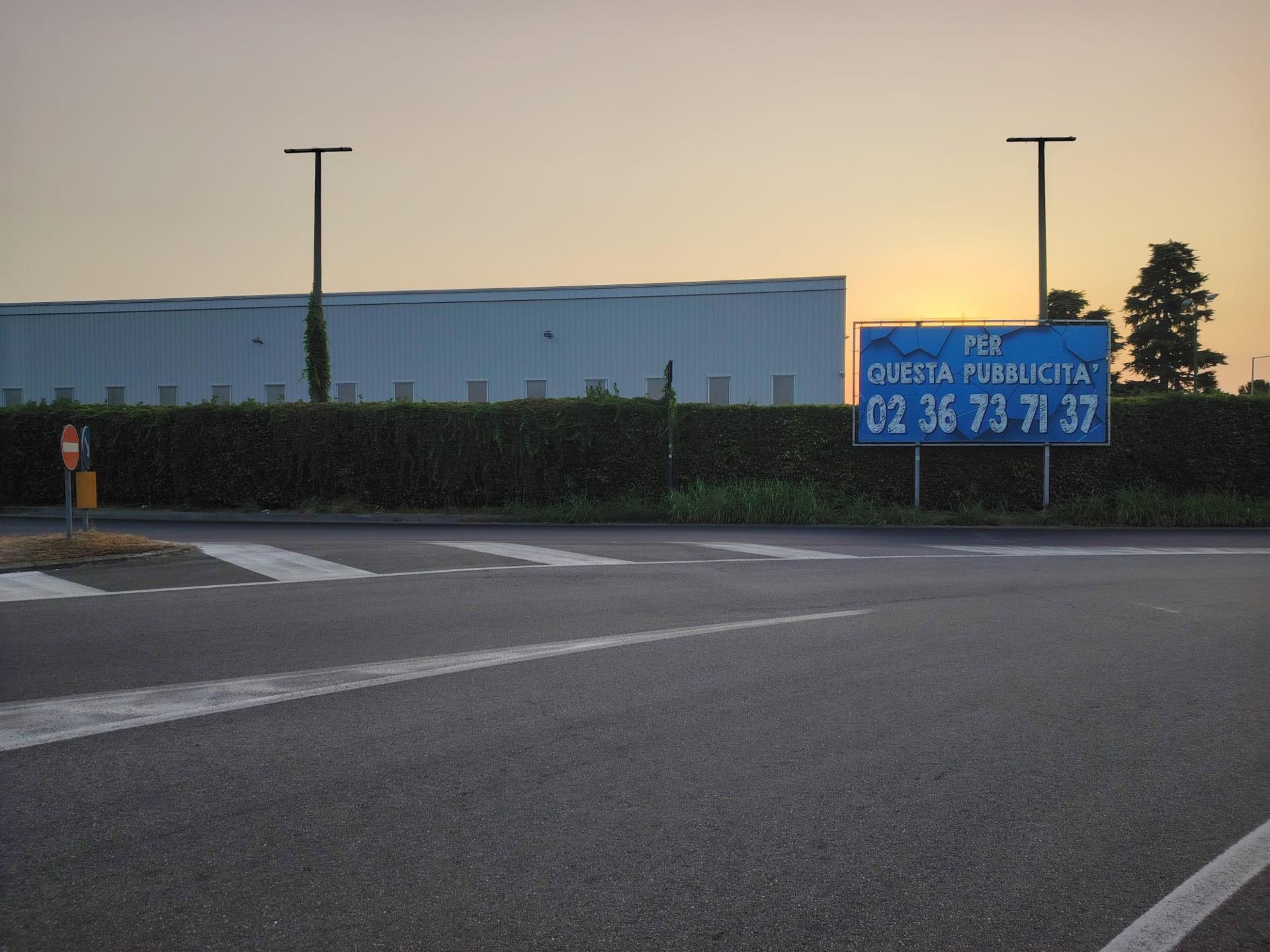 Impianto a via Ada Negri 30 mt da ss 494 vista dir. Milano  Abbiategrasso