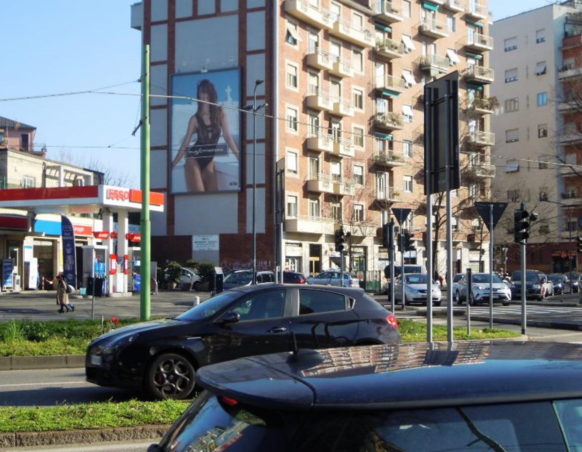 Impianto MEDI FORMATI a Milano, in zona Minimarket Istria
