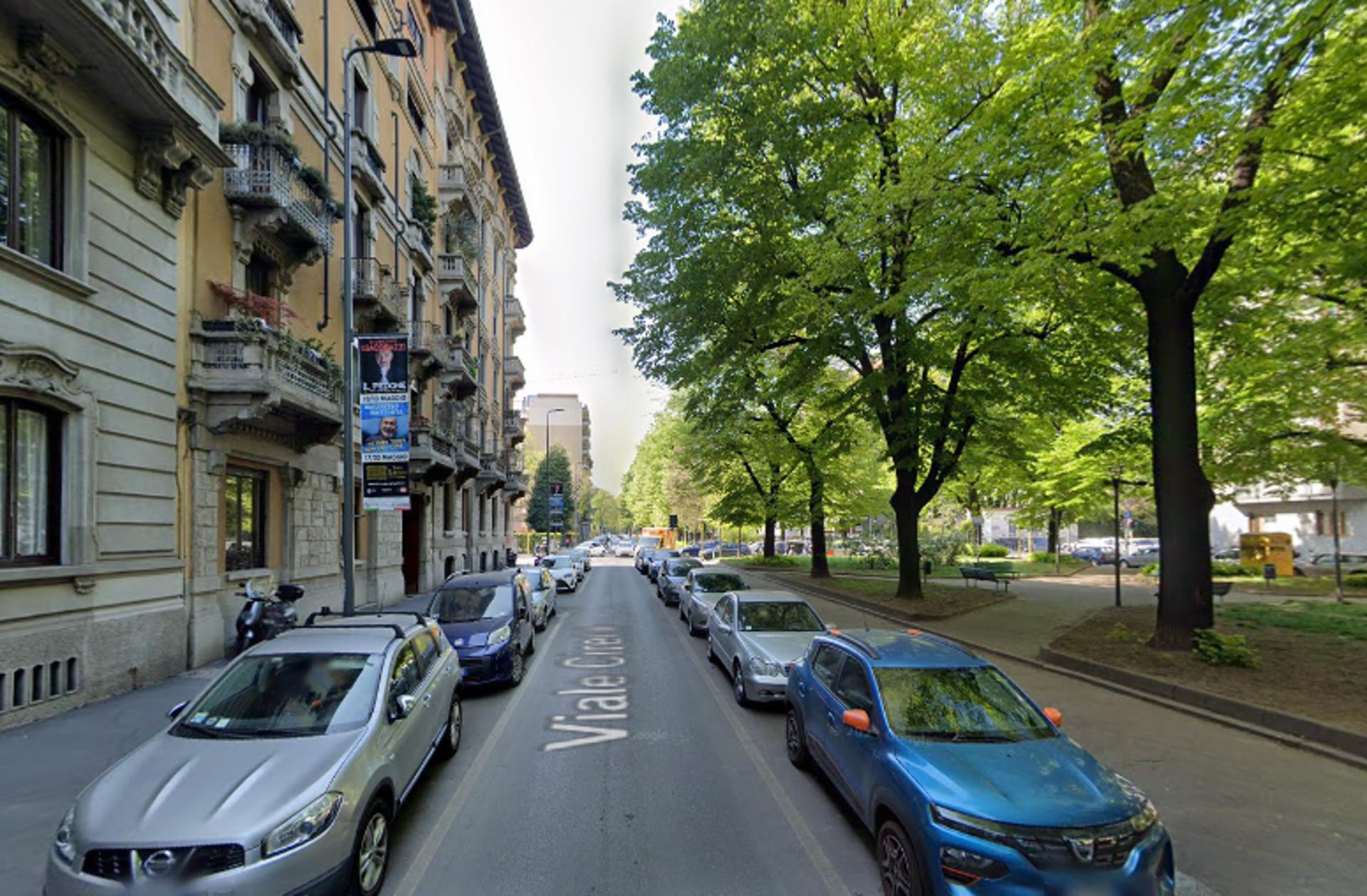 Impianto VERTICAL BANNER a Milano, in zona Stranobar