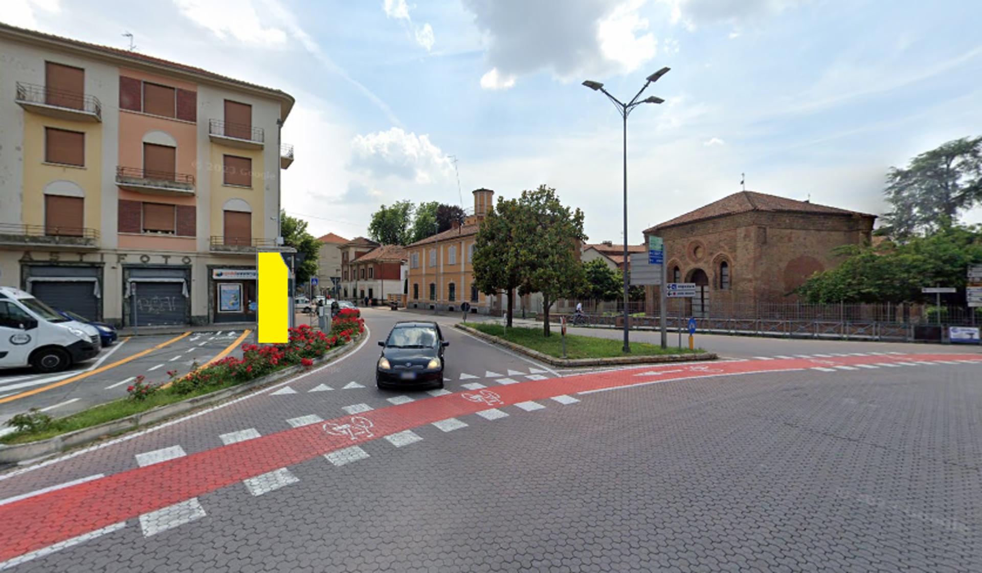 Impianto TOTEM a Asti, in zona Bar Caffetteria La Piazzetta