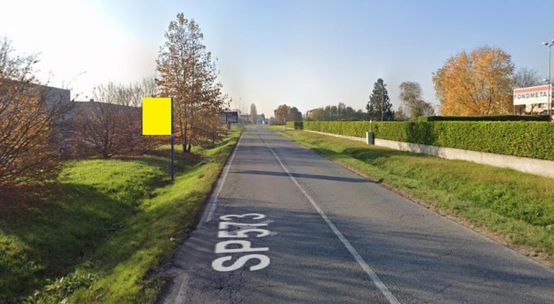Impianto CARTELLONISTICA a Palosco, in zona Palosco - via bergamo (distrib.api)