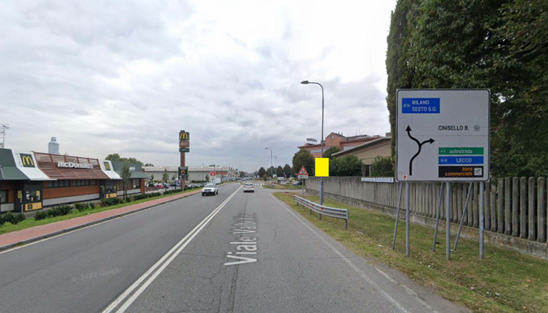 Impianto POLE MEDIA a Cinisello Balsamo, in zona McDonald's
