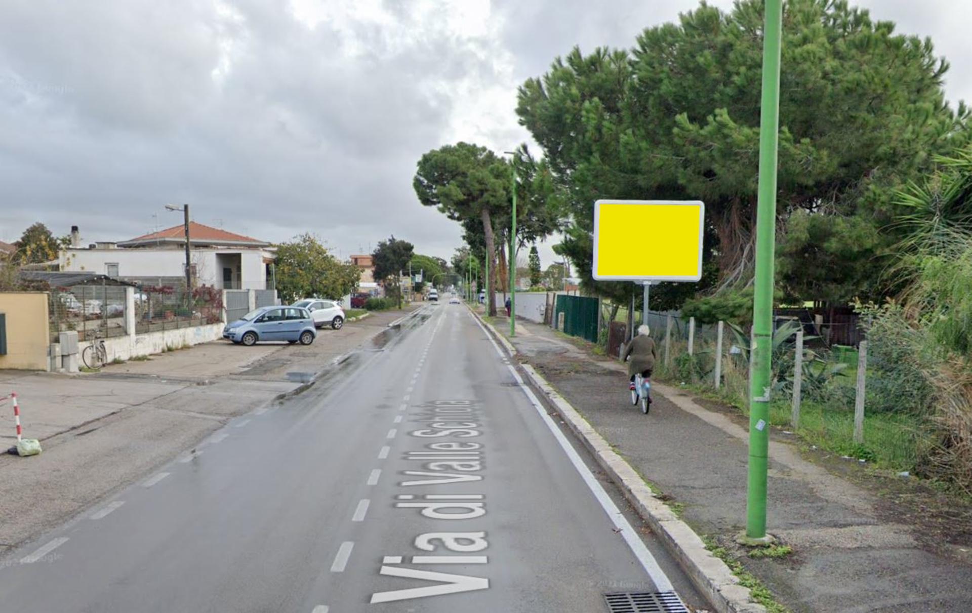 Impianto CARTELLONISTICA a Anzio, in zona Claudette Boutique