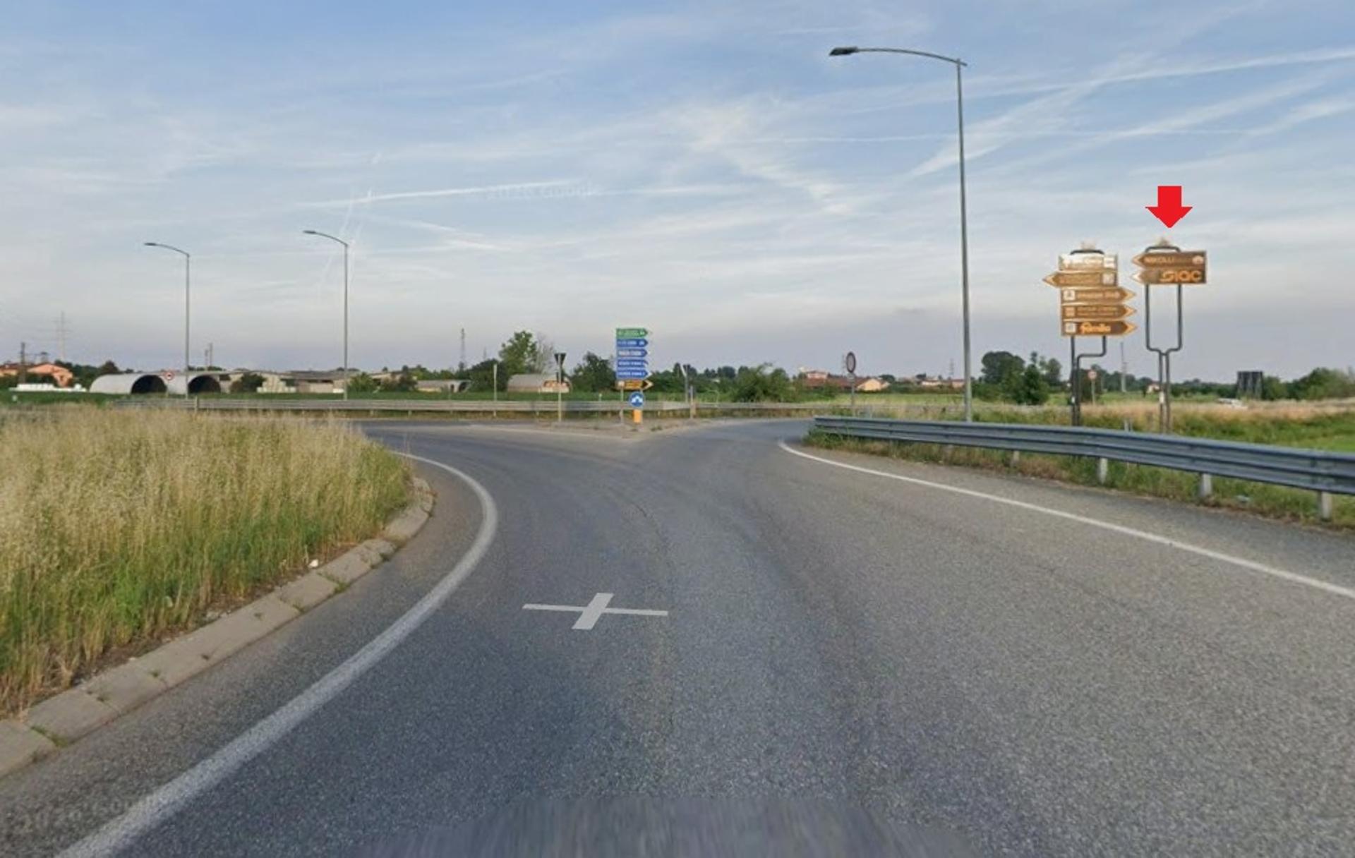 Impianto frecce / preinsegne a Casirate d'Adda