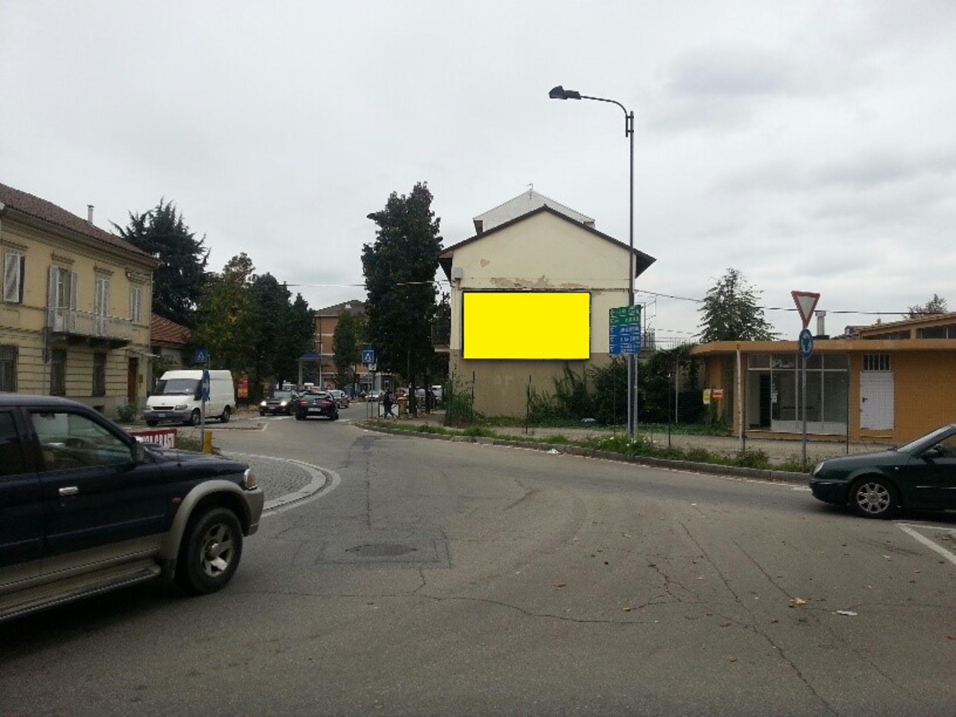 Impianto 6 X 3 a Asti, in zona Pizza & Pizza