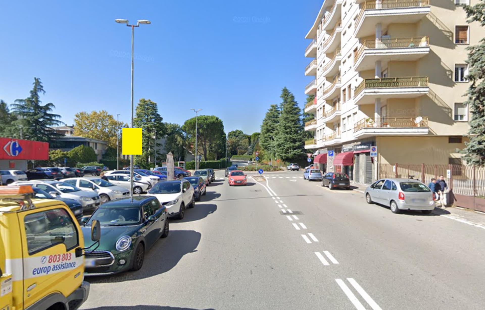 Impianto POLE MEDIA a Gallarate, in zona Carrefour Market