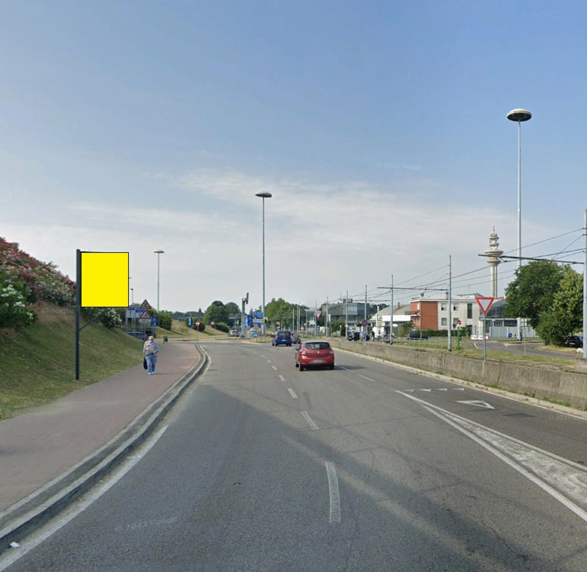 Impianto CARTELLONISTICA a Rozzano, in zona McDonald's