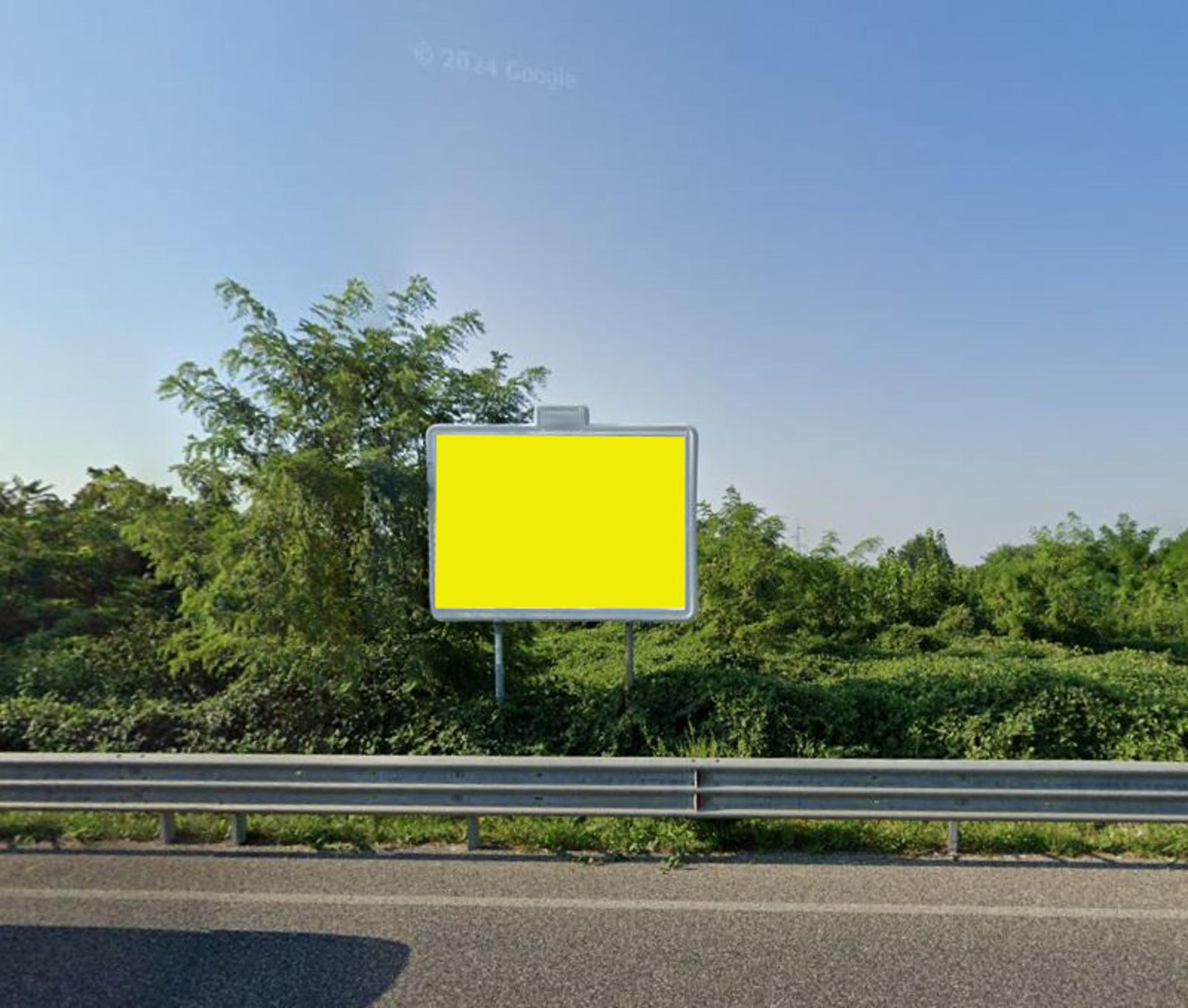 Impianto CARTELLONISTICA a Martignacco, in zona Conad