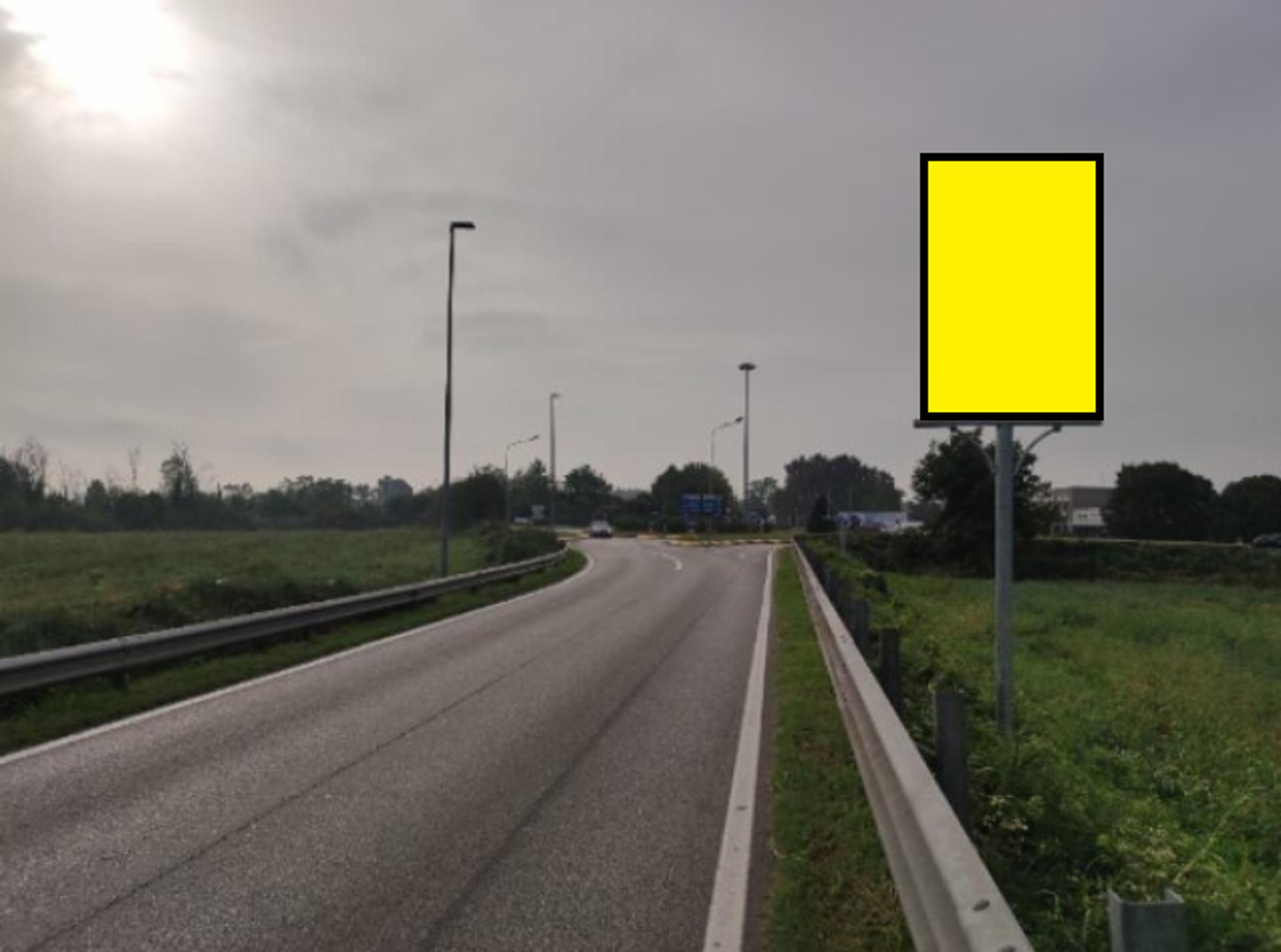 Impianto a VIA FABBRI LATO DX DIREZIONE VIA WAGNER  VIA FABBRI  50 MT PRIMA DI VIA WAGNER  Ferrara