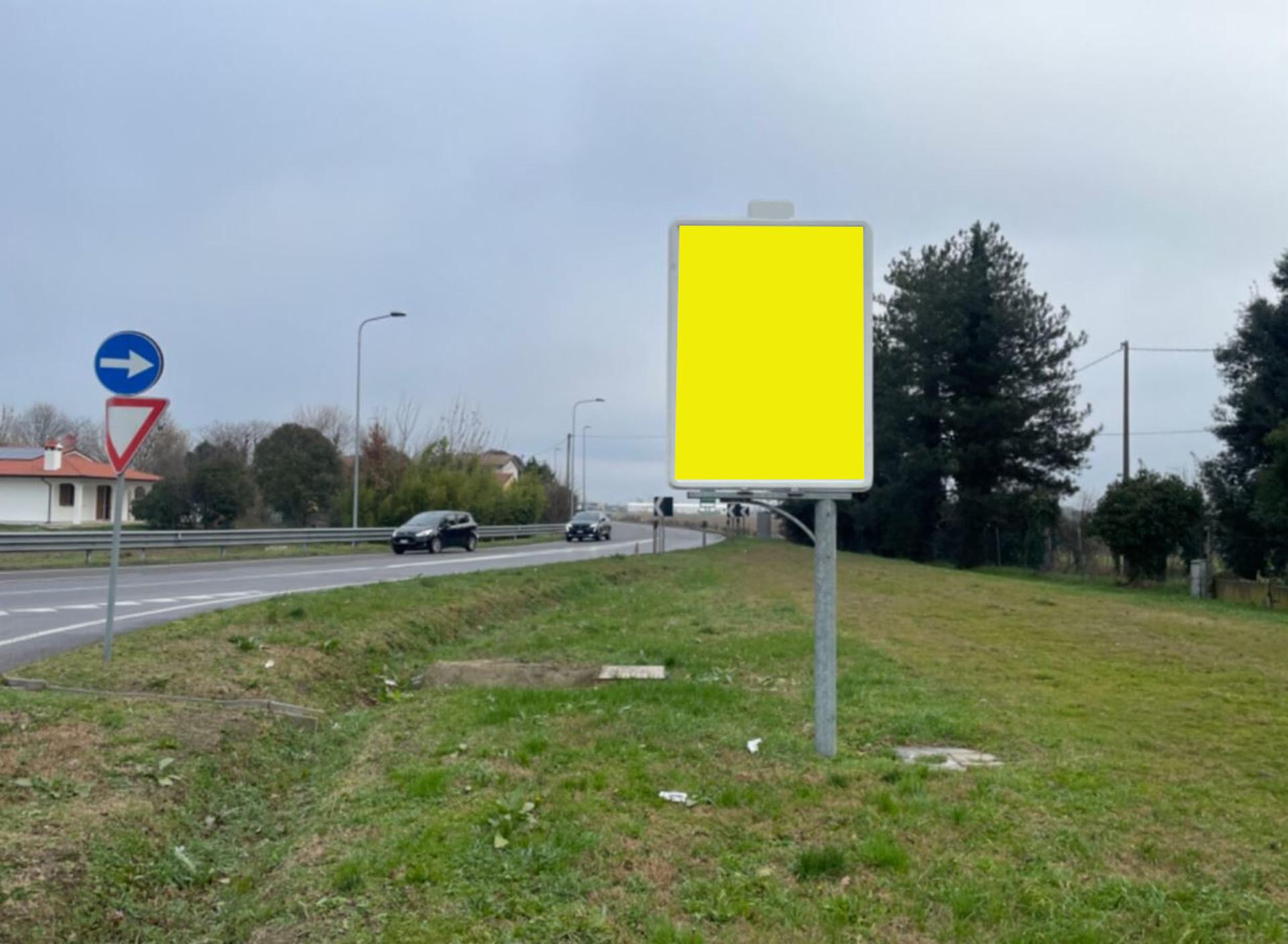 Impianto CARTELLONISTICA a Argenta, in zona Ipercoop