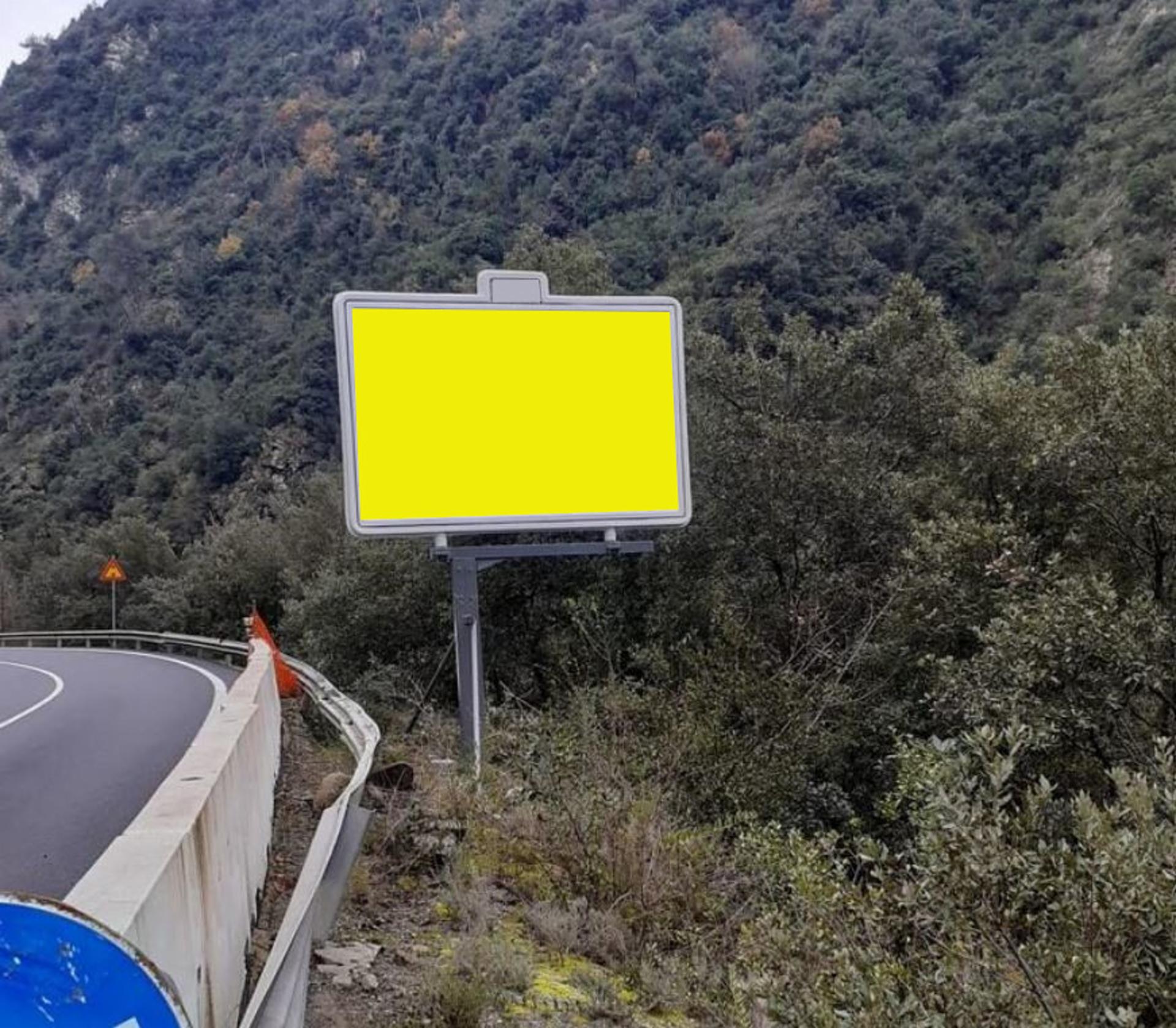 Impianto CARTELLONISTICA a Airole, in zona Pizzeria 