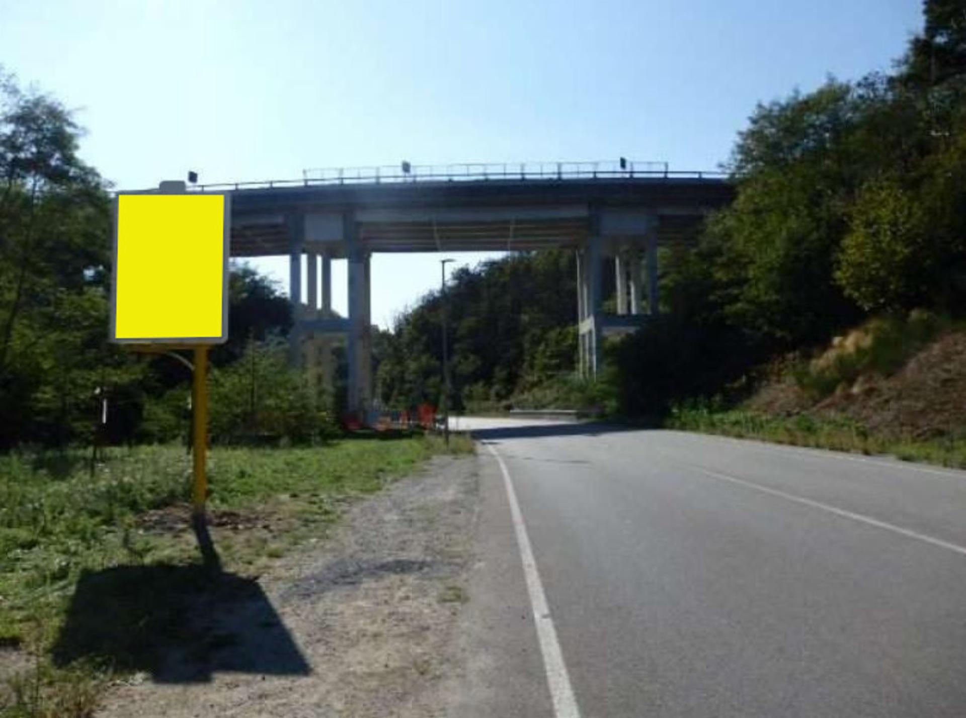 Impianto CARTELLONISTICA a Cairo Montenotte, in zona Api-Ip
