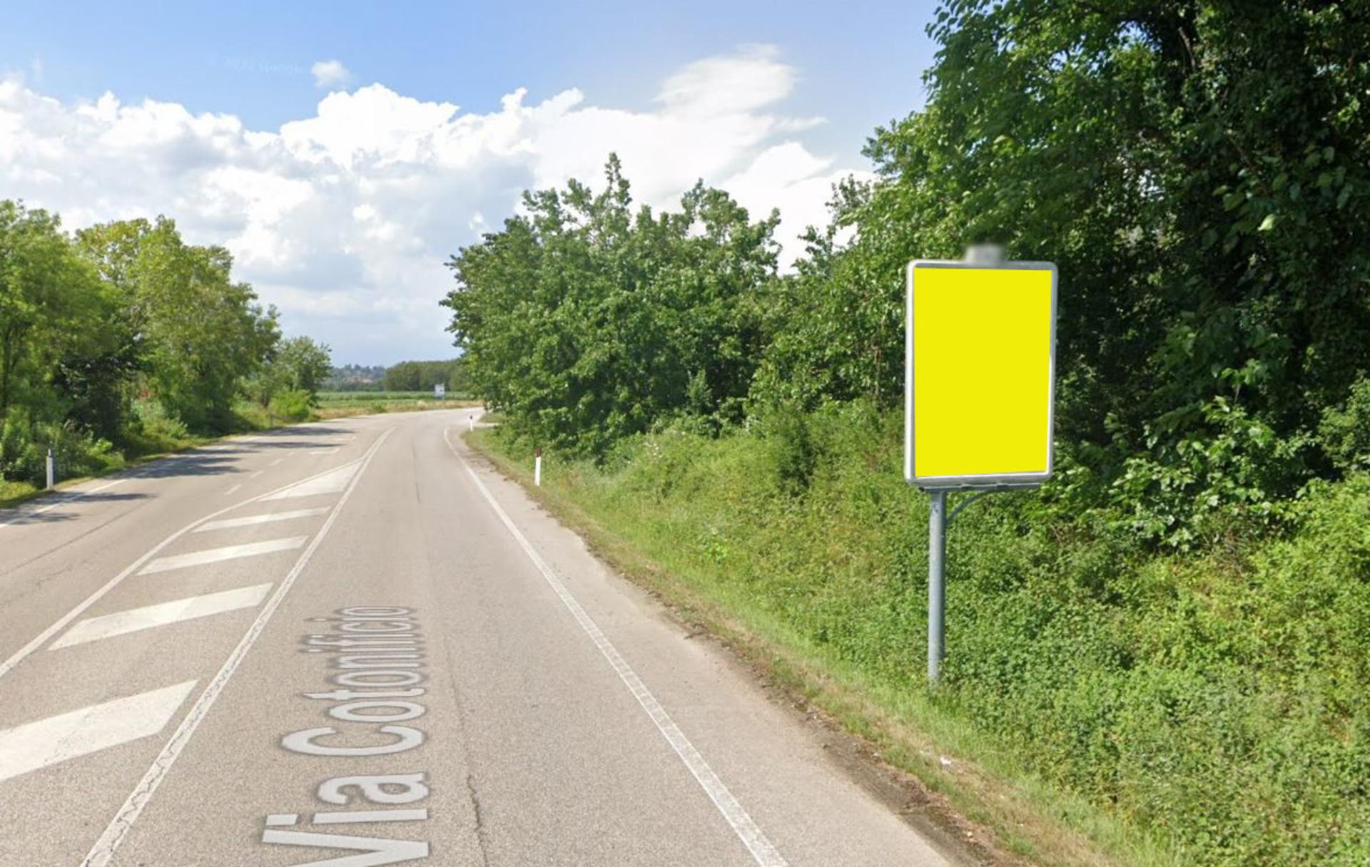 Impianto CARTELLONISTICA a Martignacco, in zona Intersport Outlet