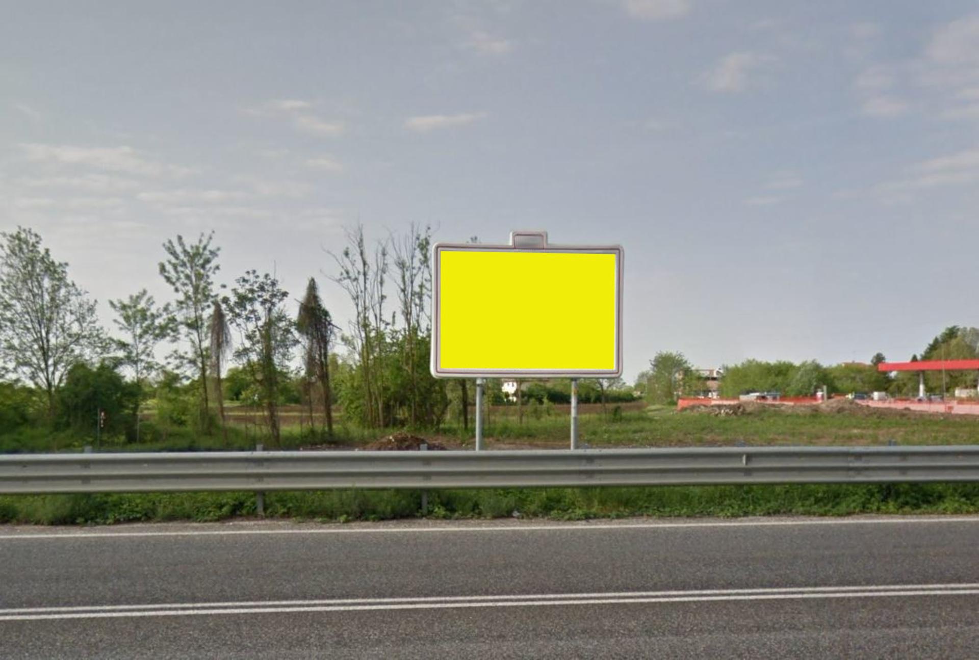 Impianto CARTELLONISTICA a Martignacco, in zona Conad