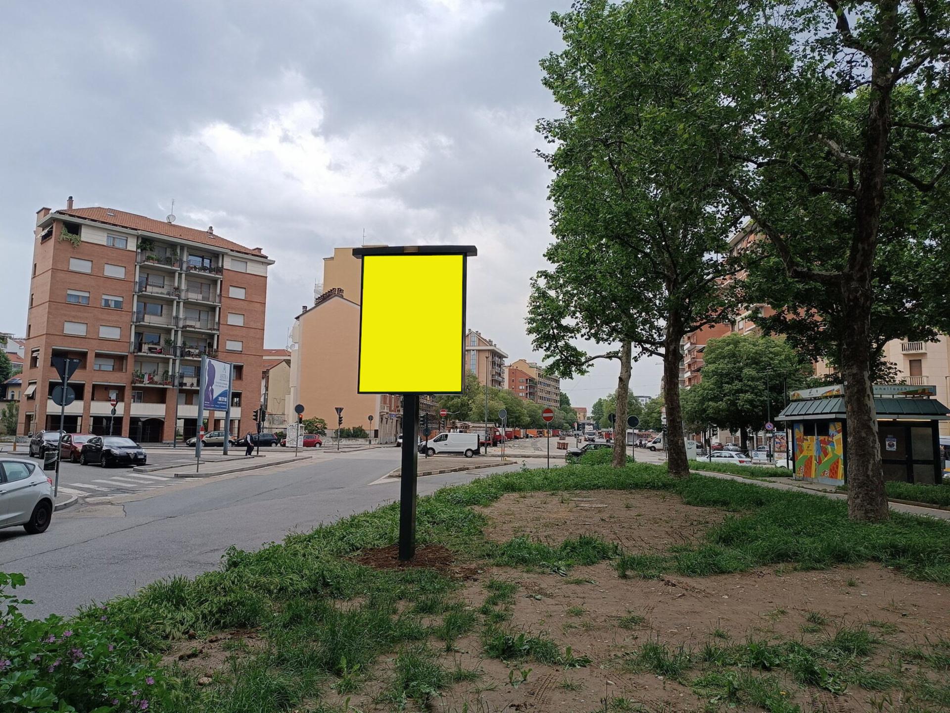 Impianto CARTELLONISTICA a Torino, in zona Mercatò