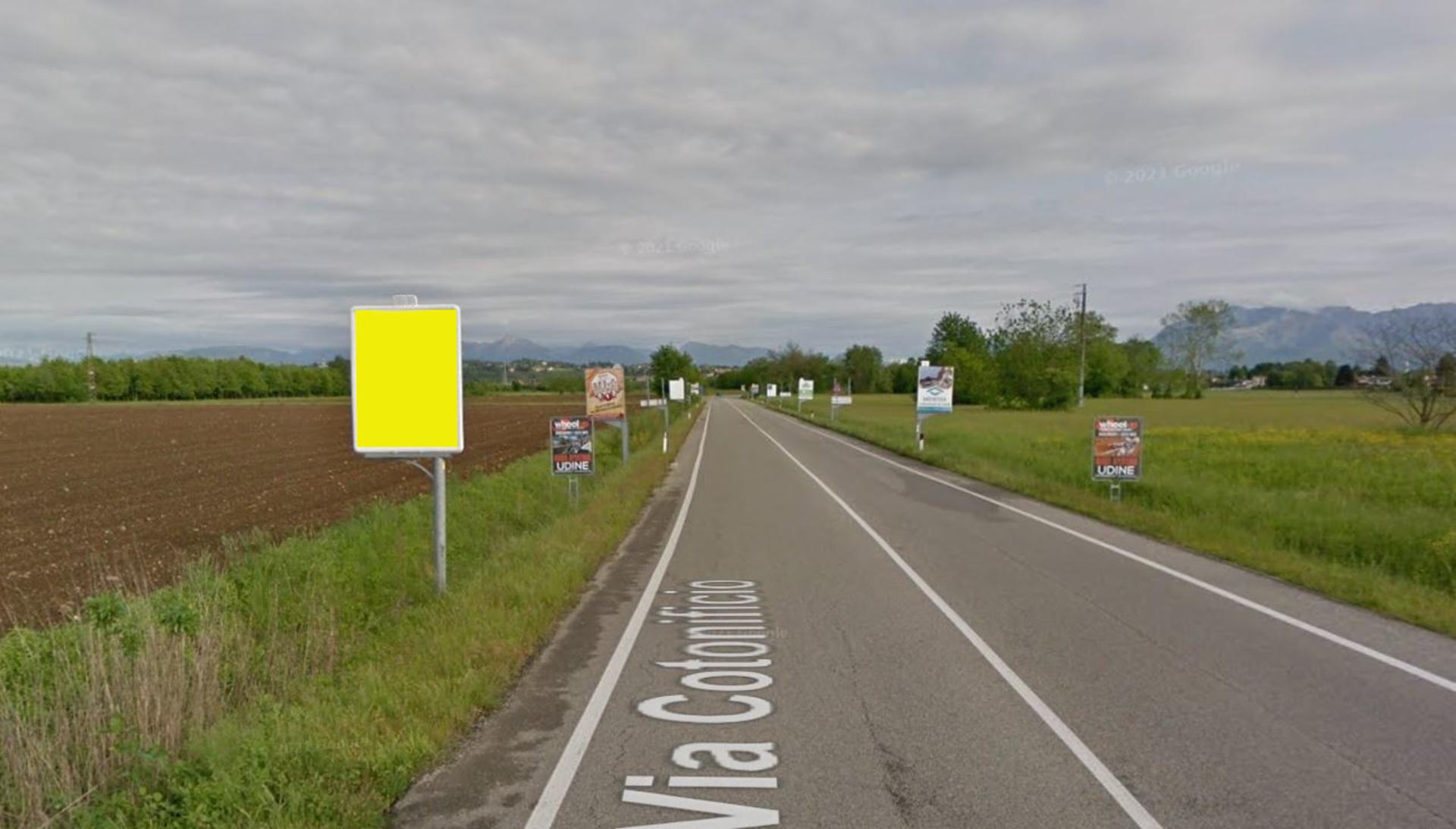 Impianto CARTELLONISTICA a Martignacco, in zona Intersport Outlet