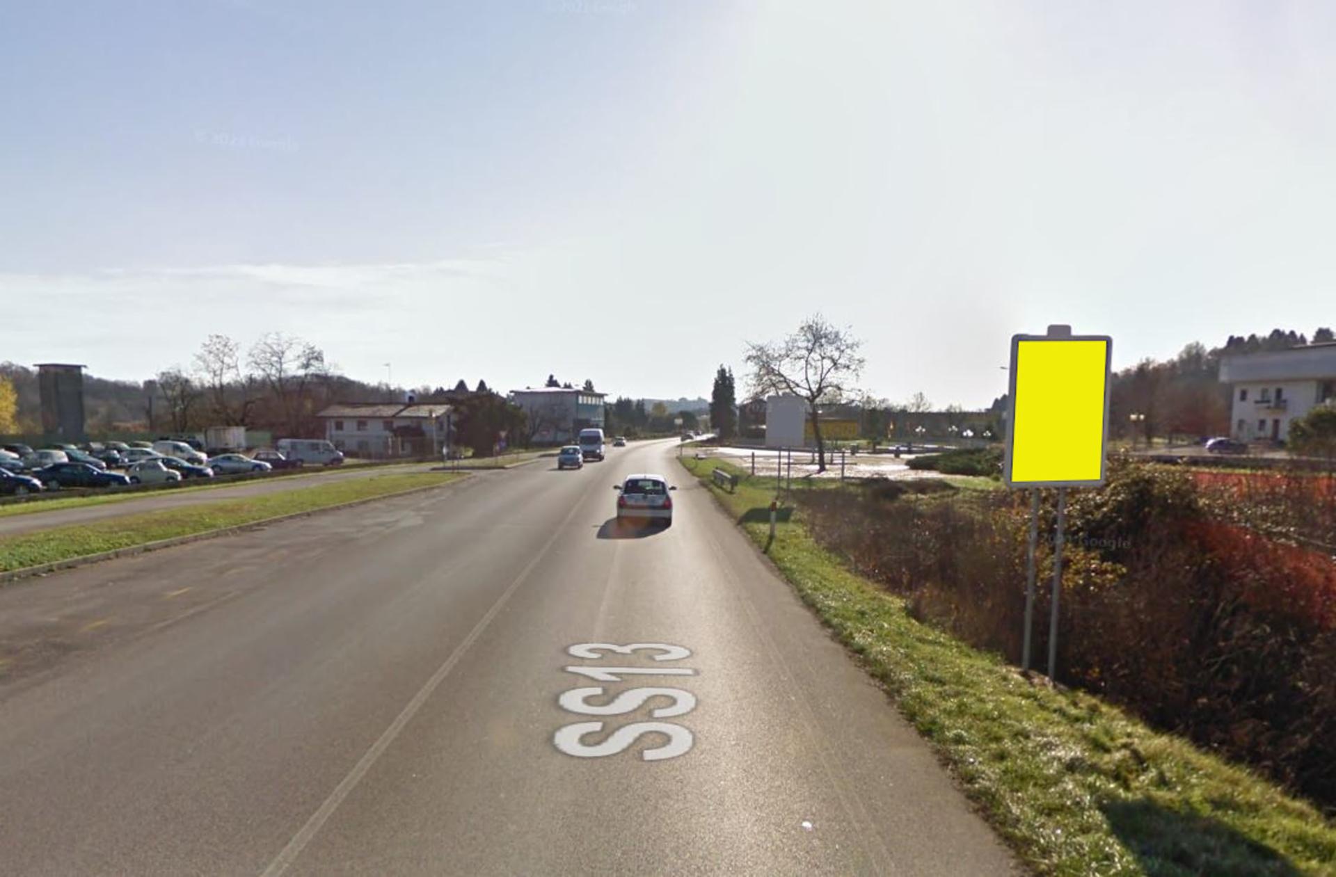Impianto CARTELLONISTICA a Cassacco, in zona Centro commerciale Alpe Adria