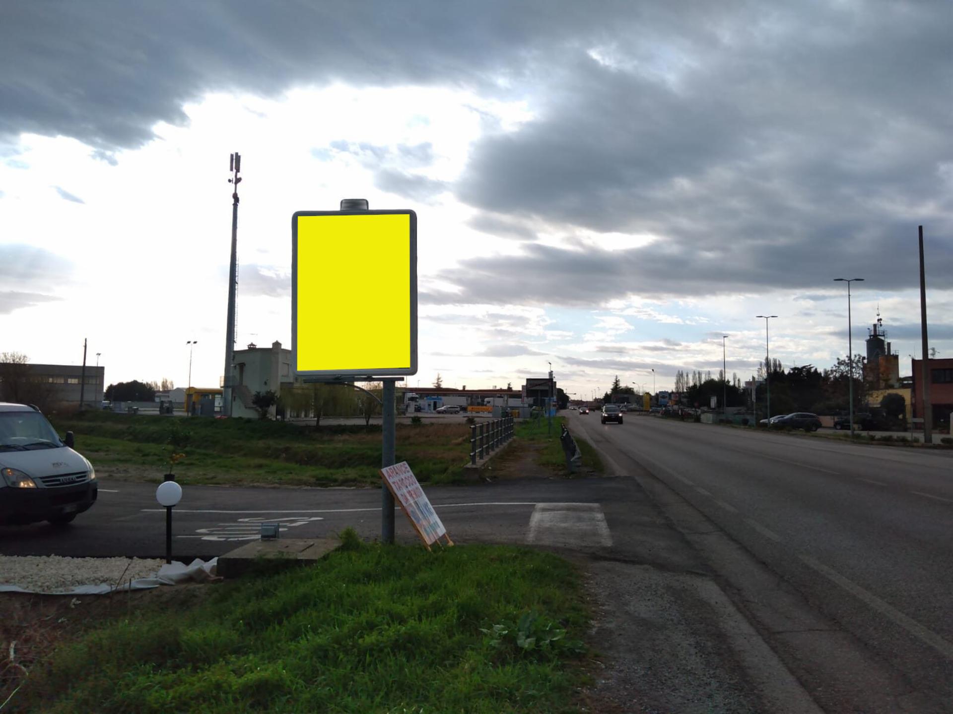 Impianto CARTELLONISTICA a Occhiobello, in zona Bicolor Cafè